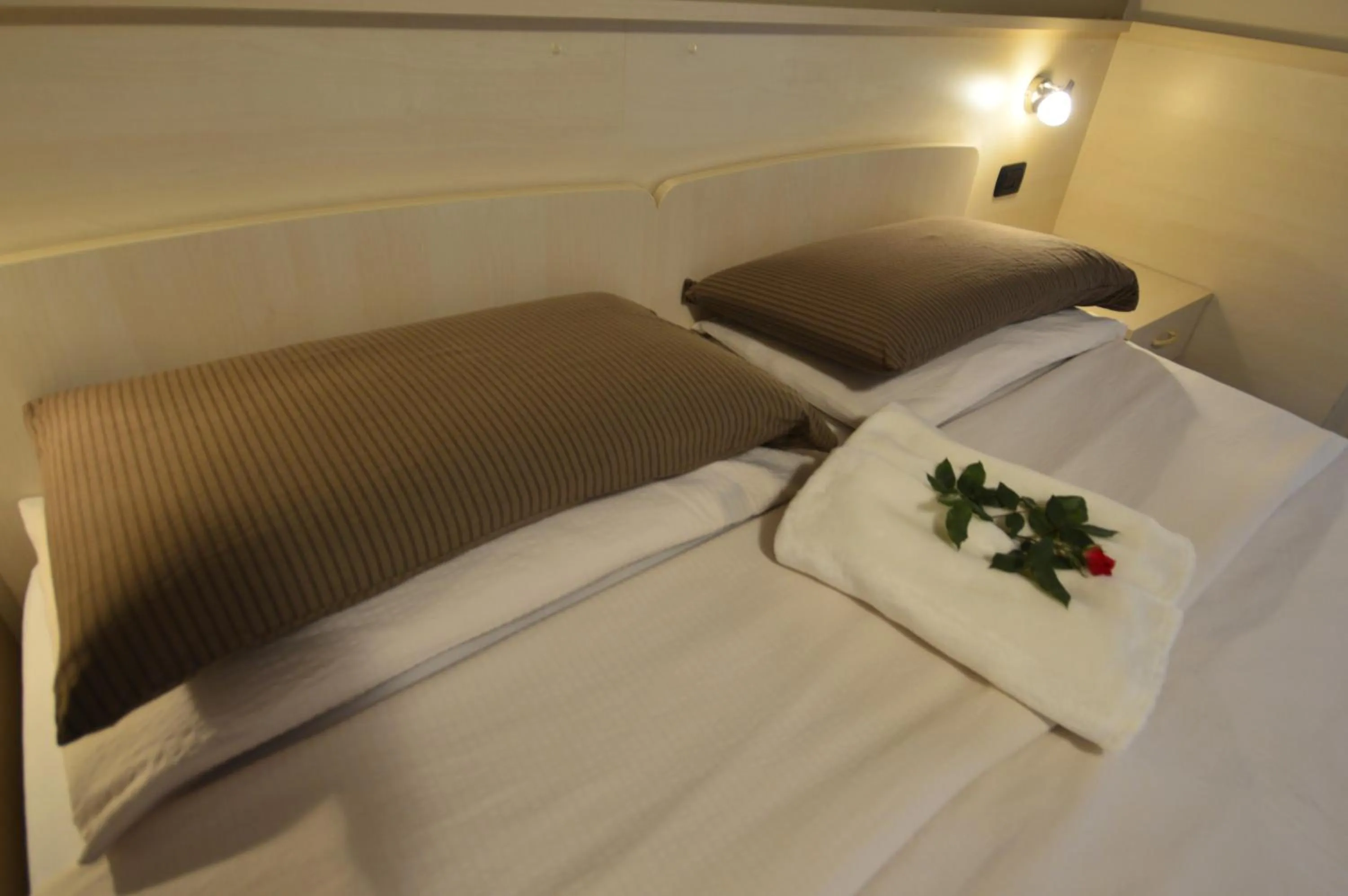 Bedroom, Bed in Villa Lucin