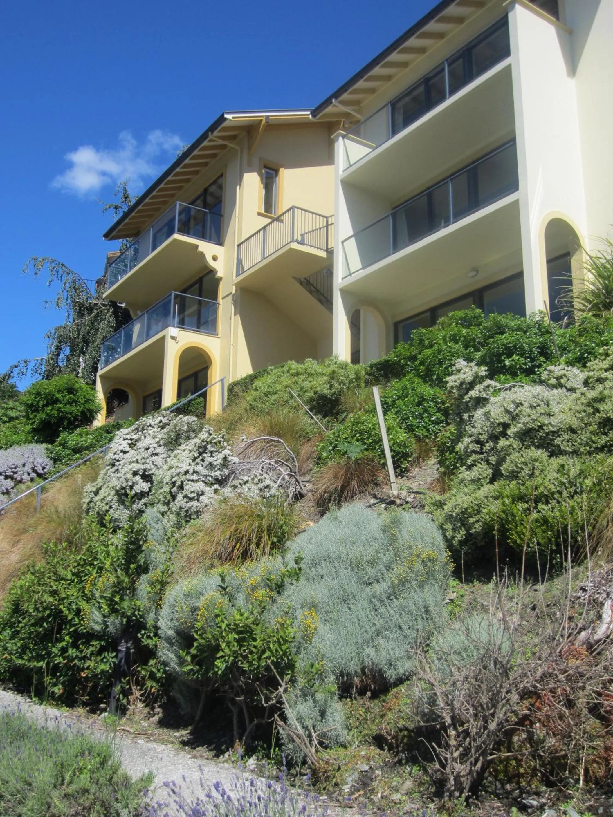 Facade/entrance in Villa Del Lago