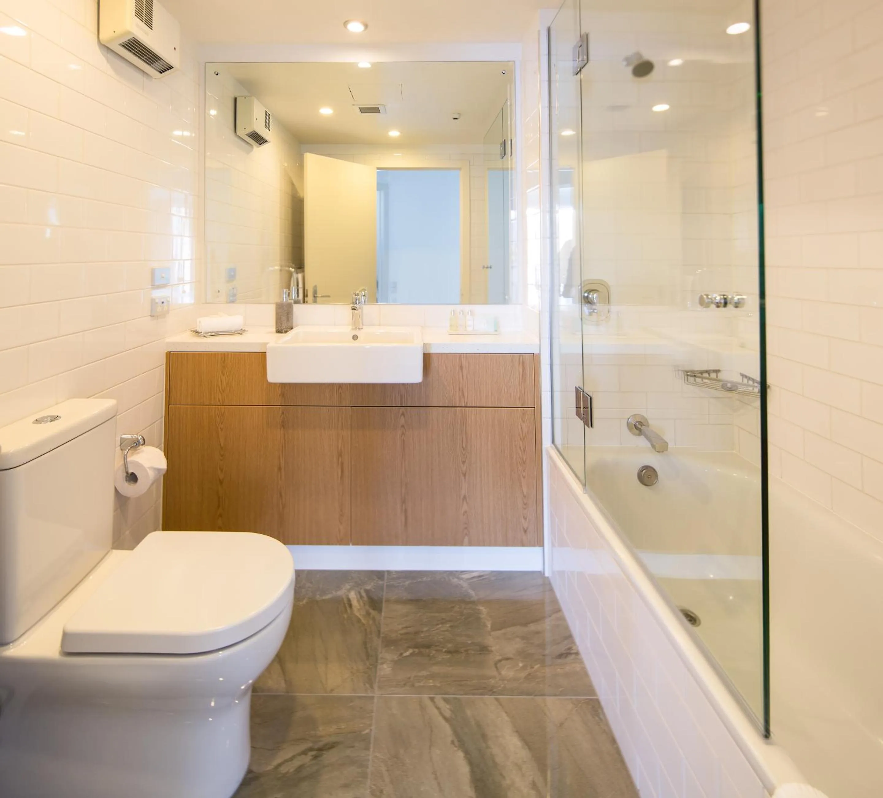 Shower in Villa Del Lago