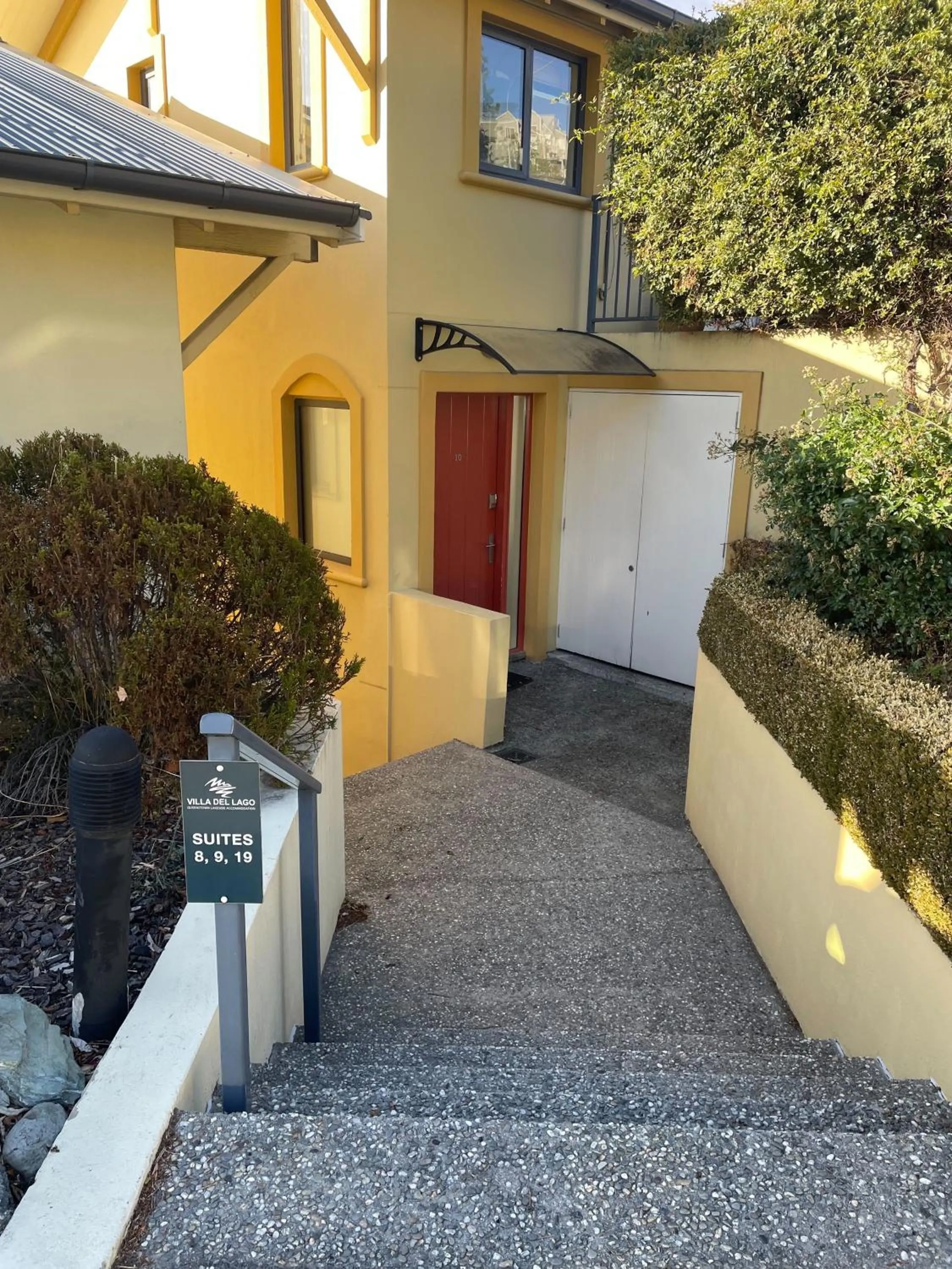 Property building in Villa Del Lago