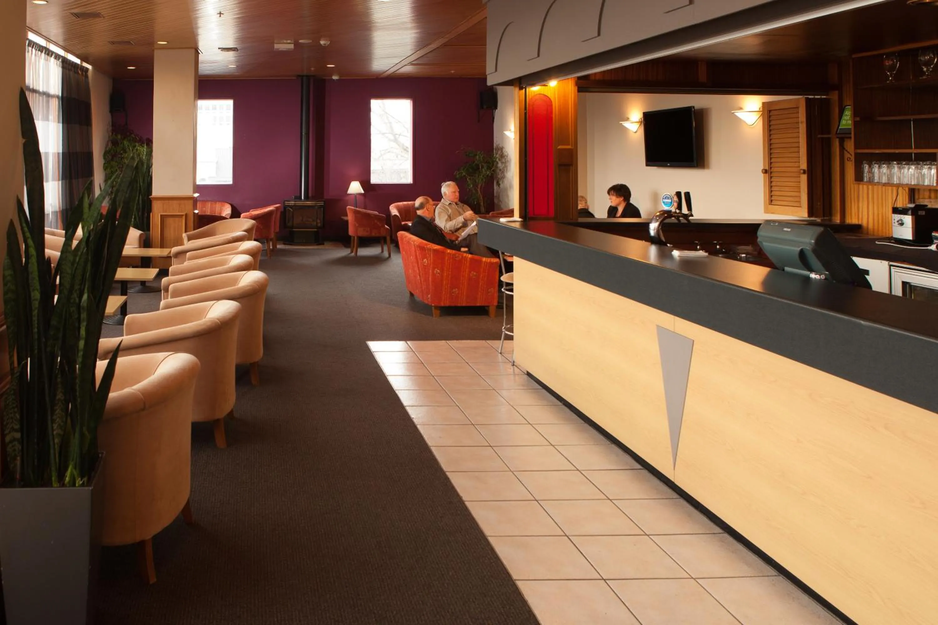 People in Kingsgate Hotel Dunedin