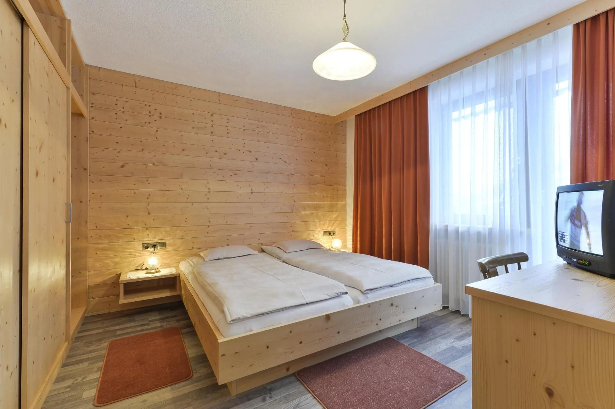 Bed in Hotel Bergheim