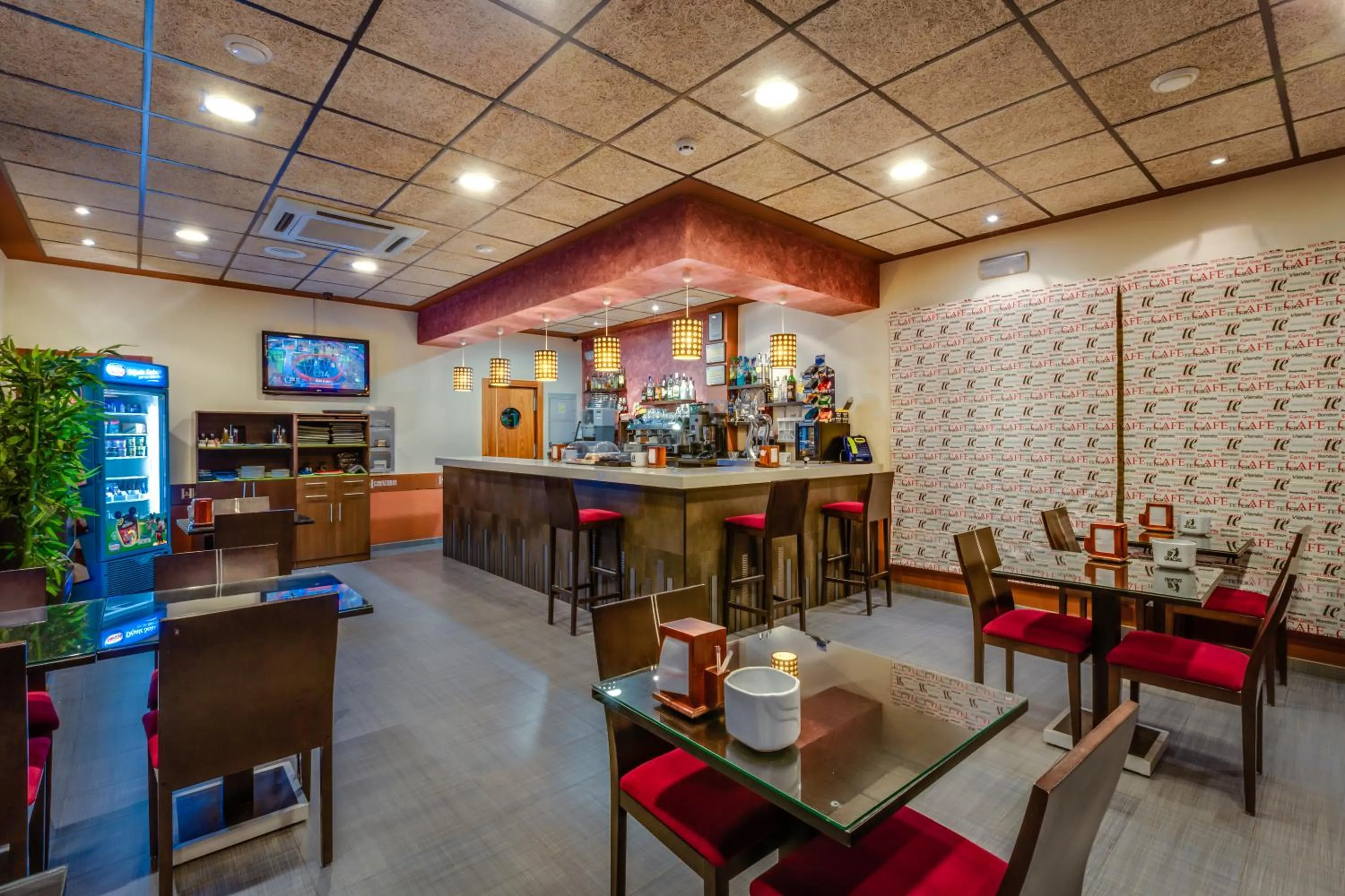 Restaurant/places to eat in Hotel Ciudad de Martos