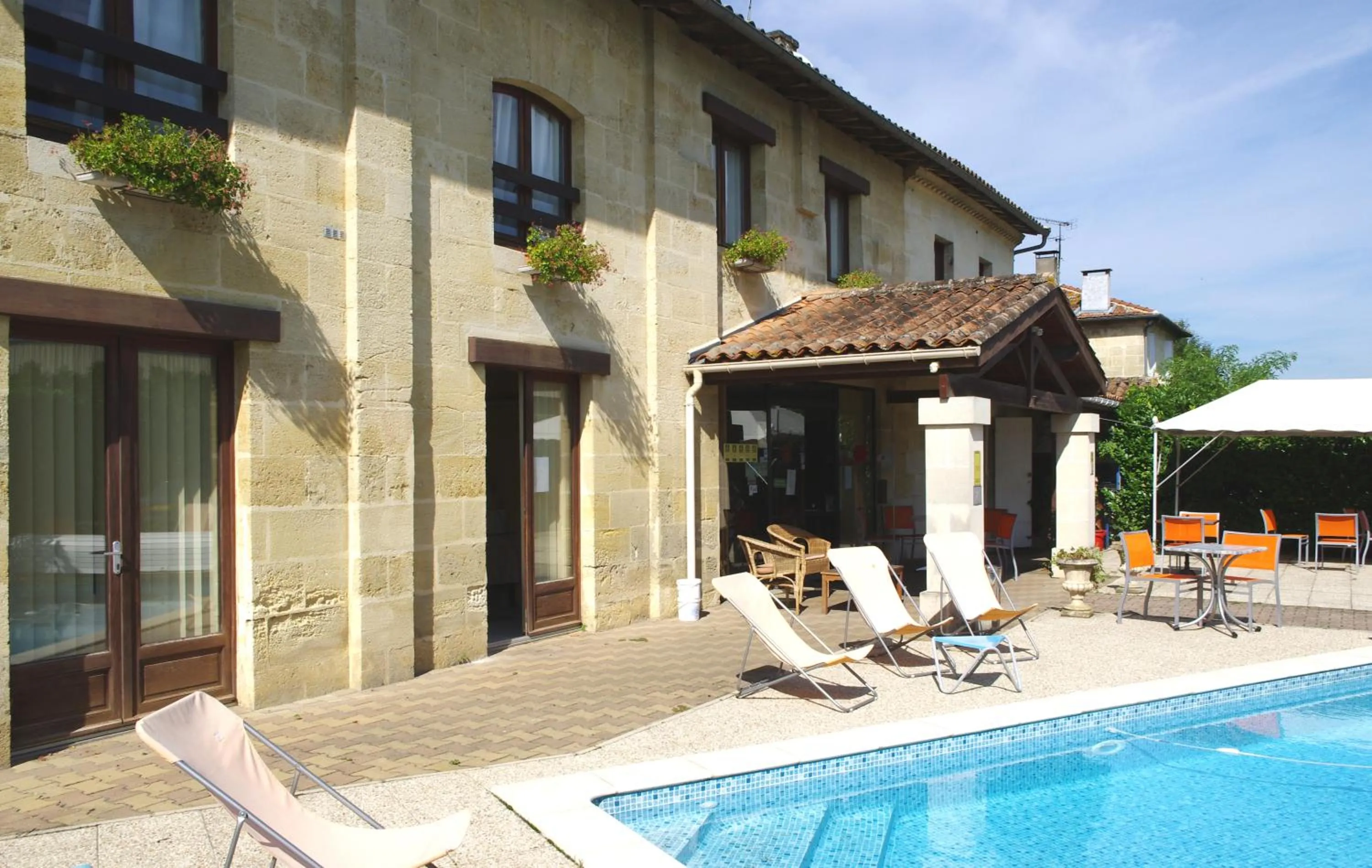 Property building in L'Etape