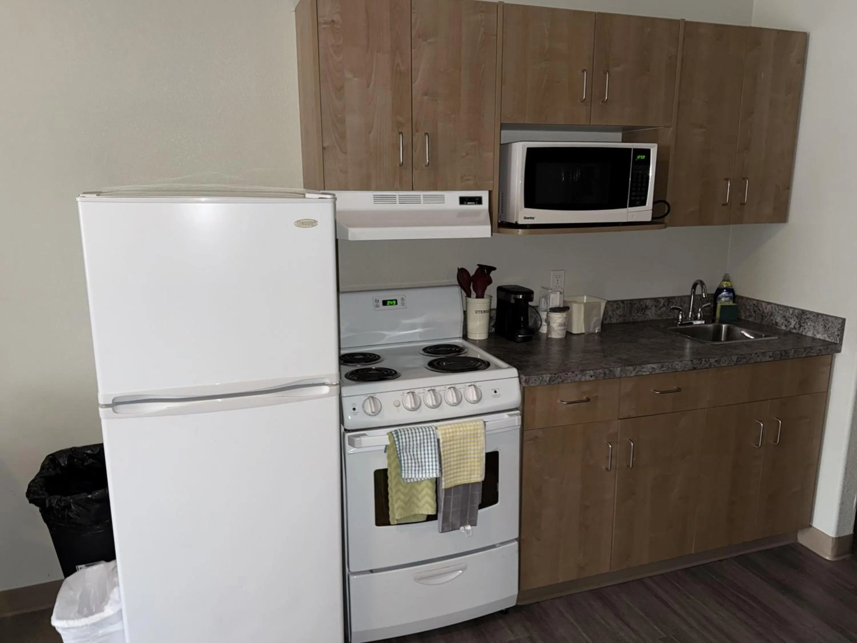 Photo of the whole room in Super 8 by Wyndham Fort St. John BC