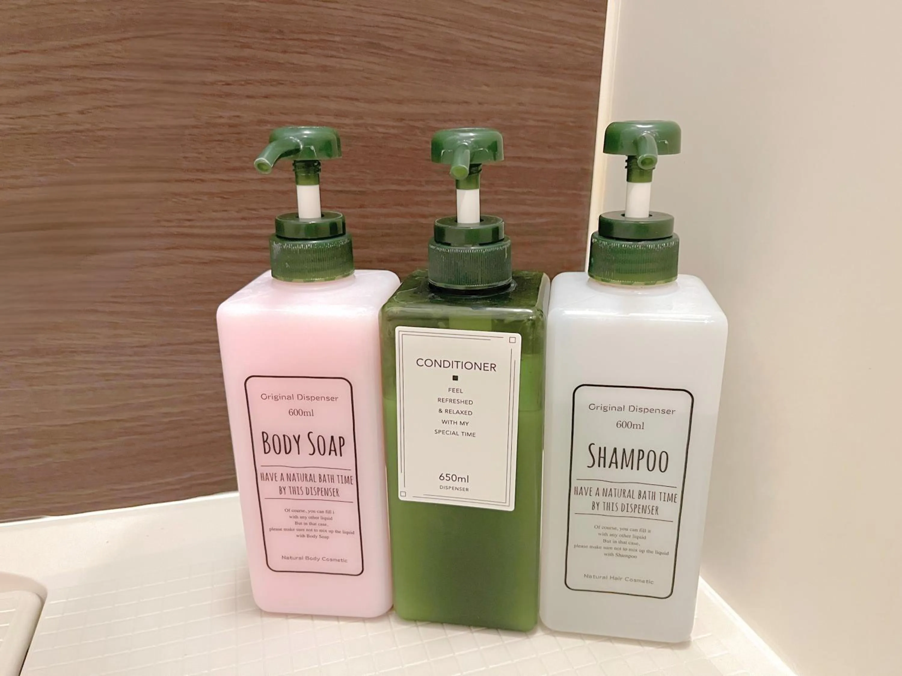 Shower in Book Tea Bed SHINJUKU-GYOEN