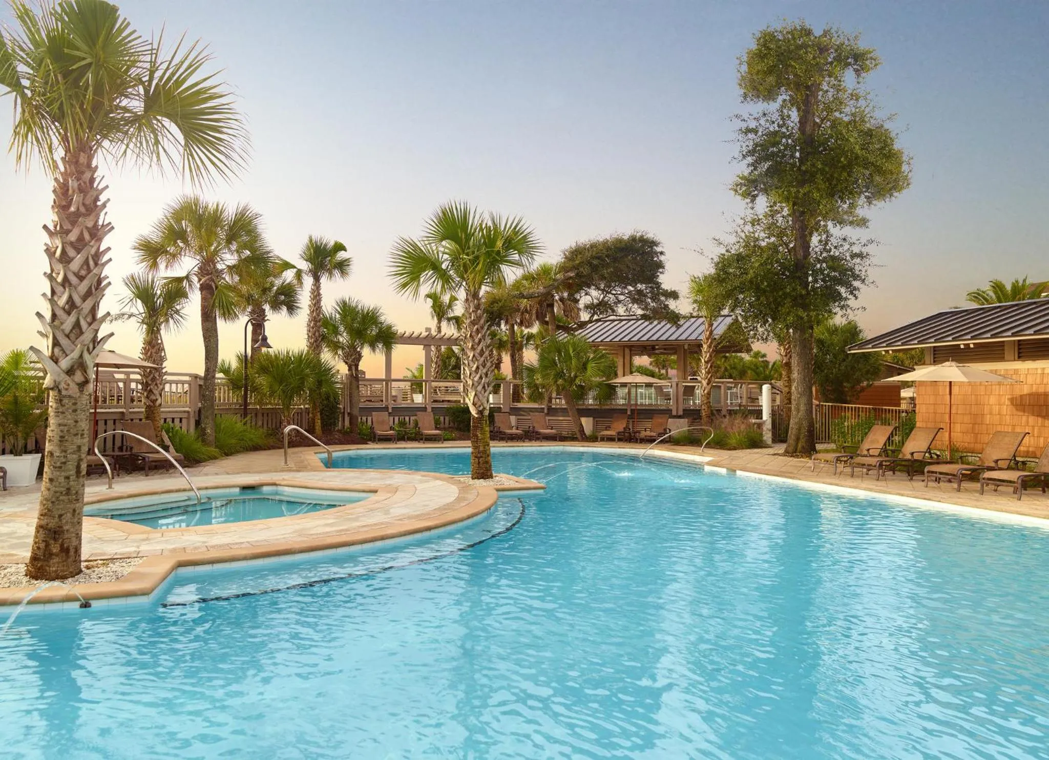 Lounge or bar in Omni Hilton Head Oceanfront Resort