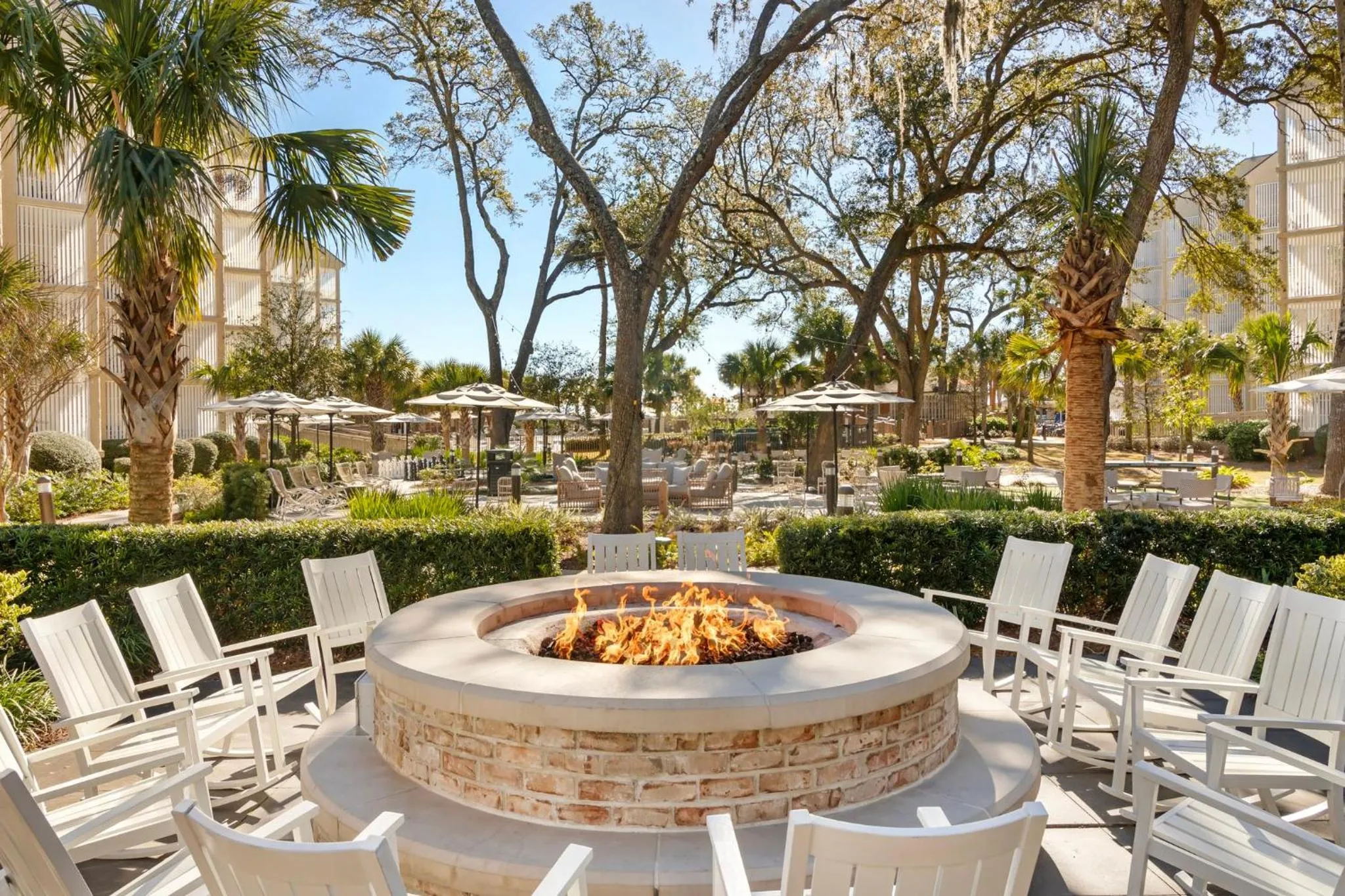 Inner courtyard view in Omni Hilton Head Oceanfront Resort