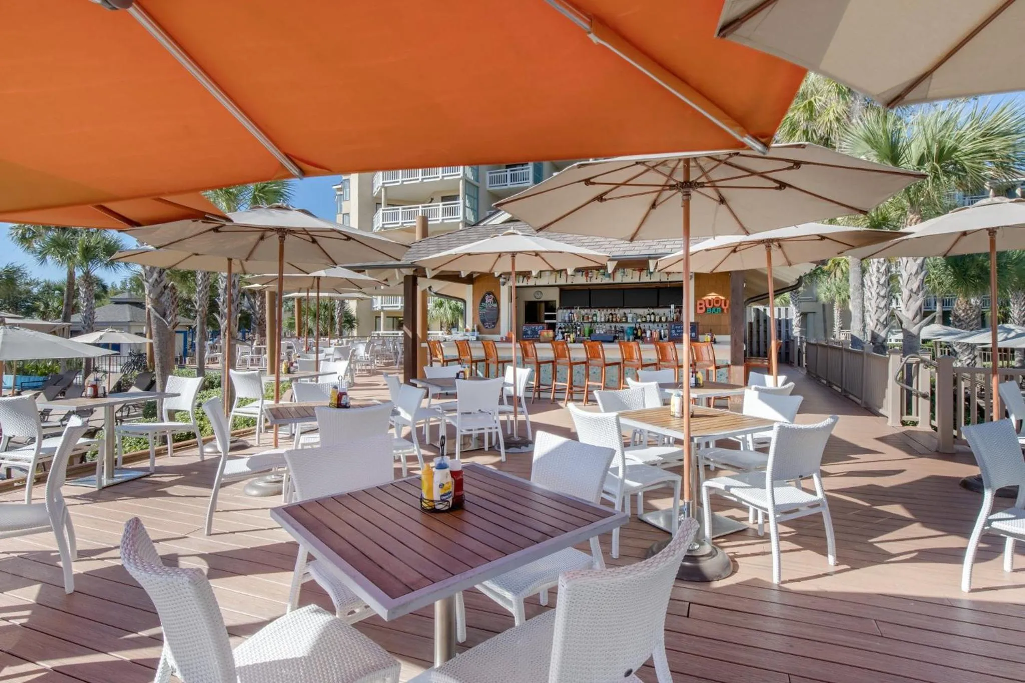 Lounge or bar in Omni Hilton Head Oceanfront Resort