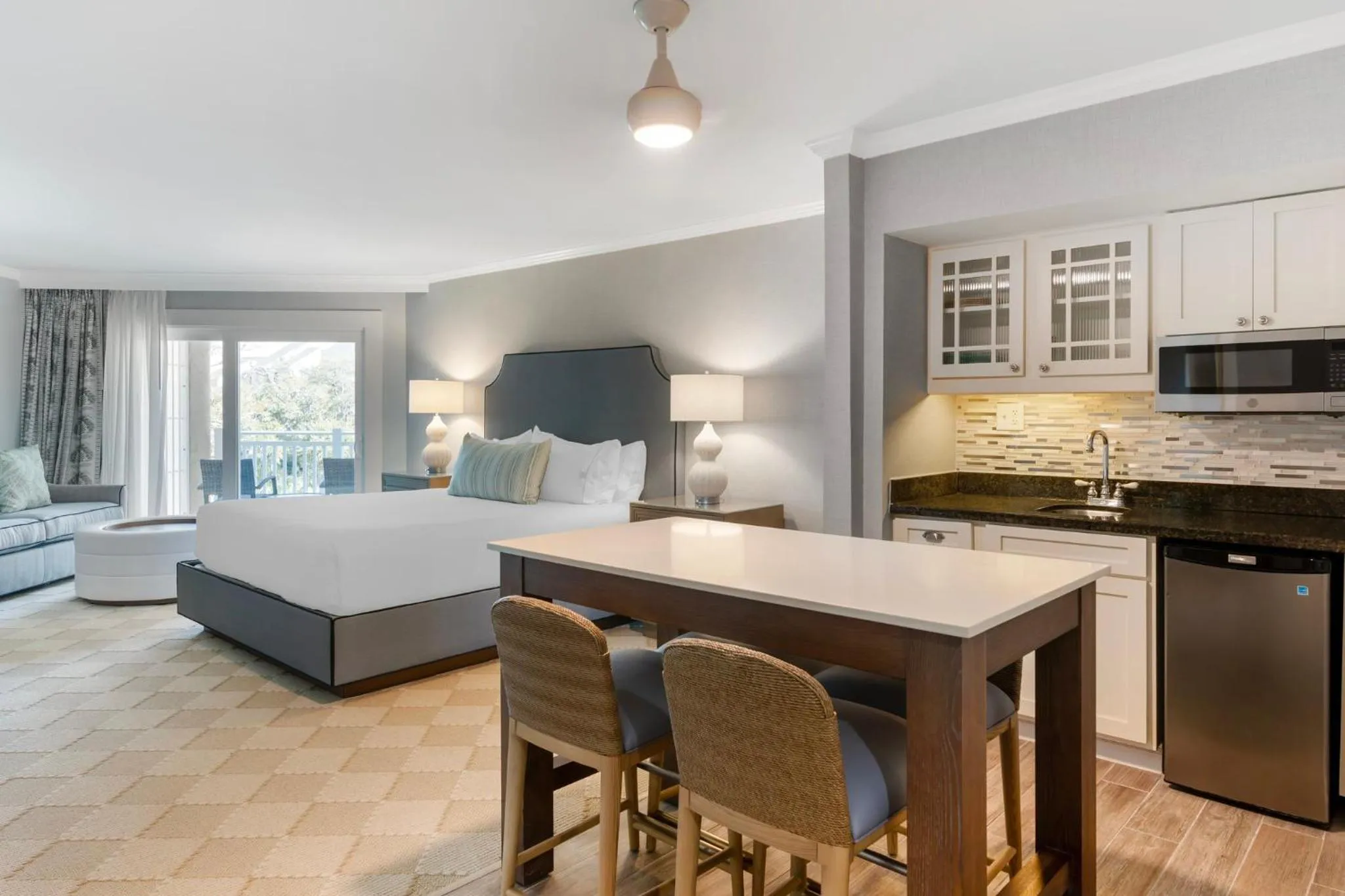 Photo of the whole room, Bed in Omni Hilton Head Oceanfront Resort