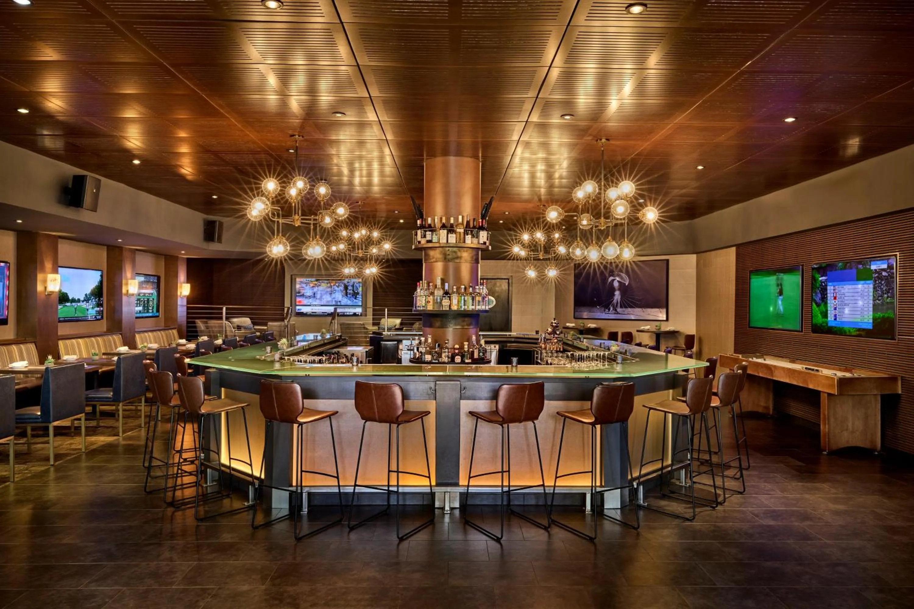 Lounge or bar in Omni Hilton Head Oceanfront Resort