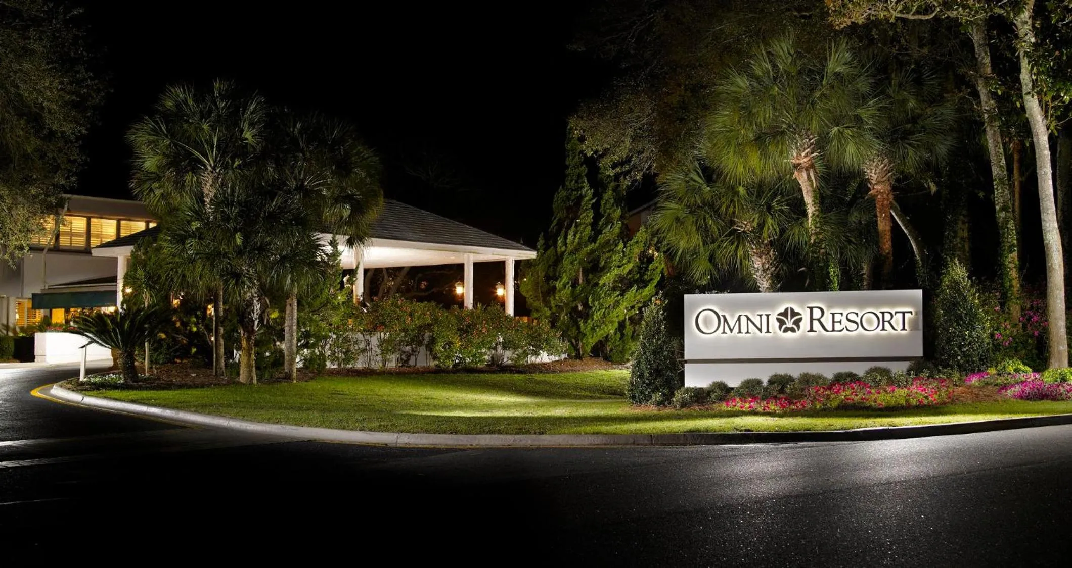 Property building in Omni Hilton Head Oceanfront Resort