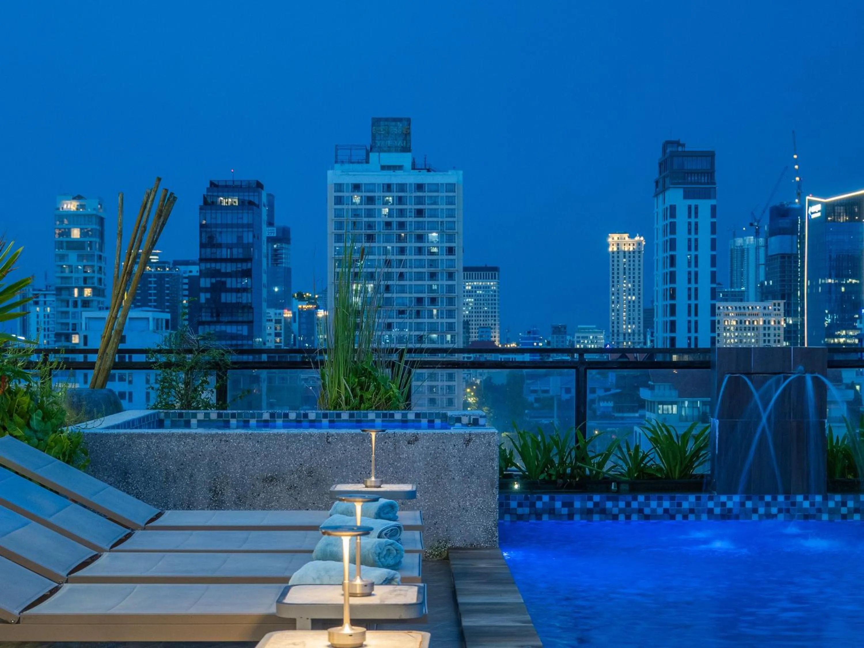 Swimming pool in Phnom Penh 51 Hotel & Residences