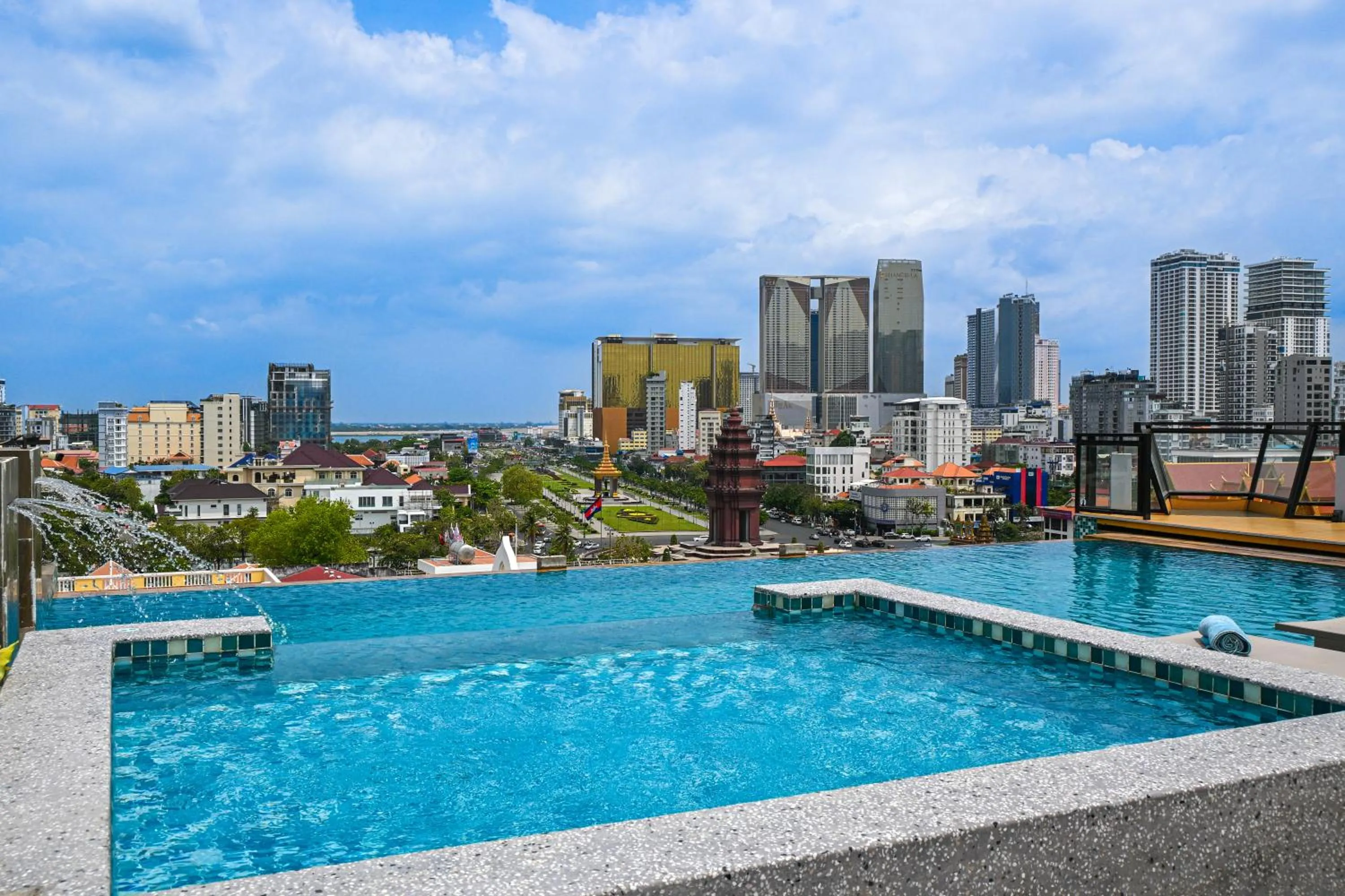 Swimming pool in Phnom Penh 51 Hotel & Residences