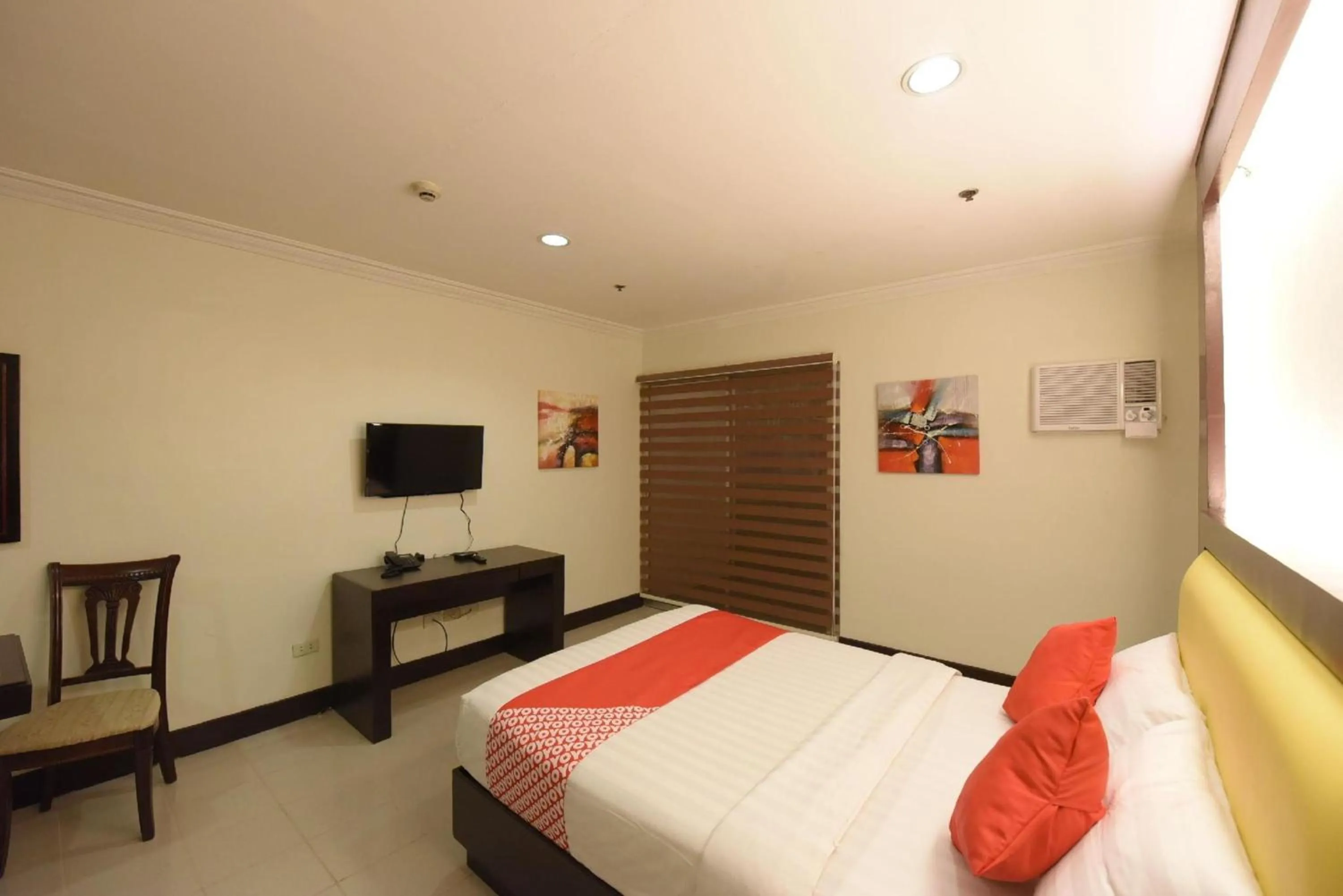 Photo of the whole room in OYO 115 Northridge Mansions