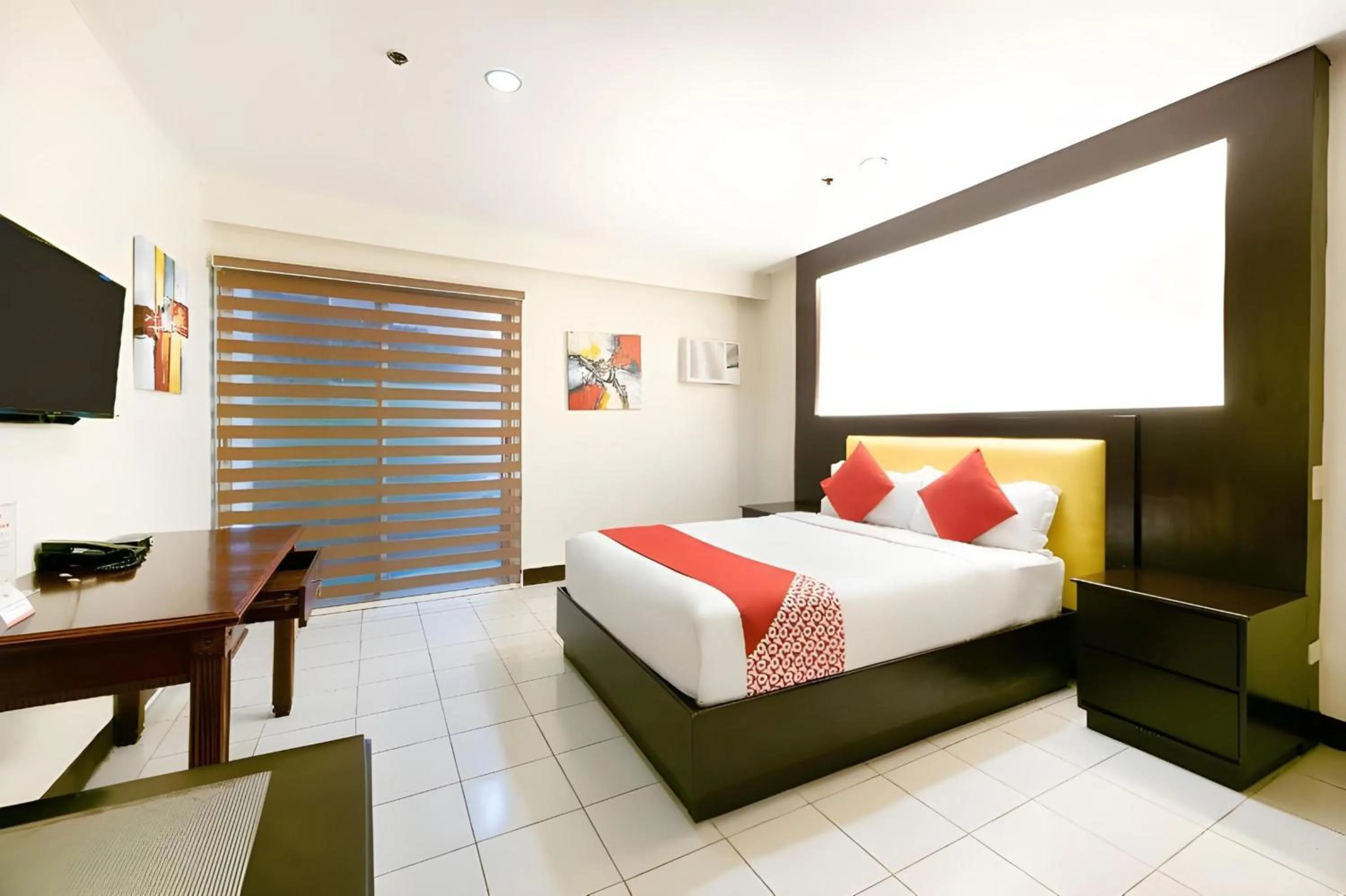 Photo of the whole room in OYO 115 Northridge Mansions