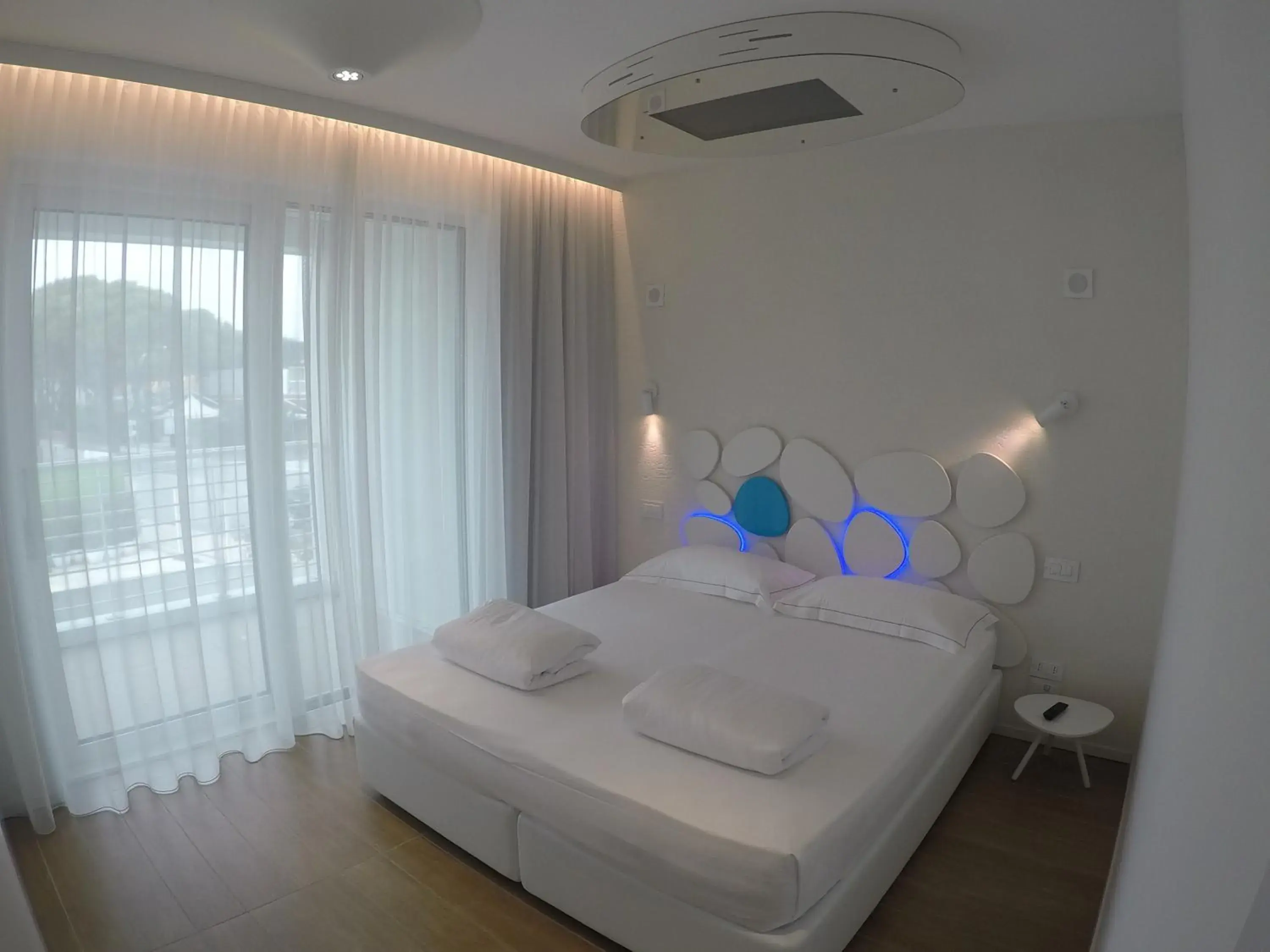 Deluxe Two-Bedroom Apartment with Sea View in Marina Verde Resort Official Deluxe Two-Bedroom Apartment with Sea View in Marina Verde Resort Official