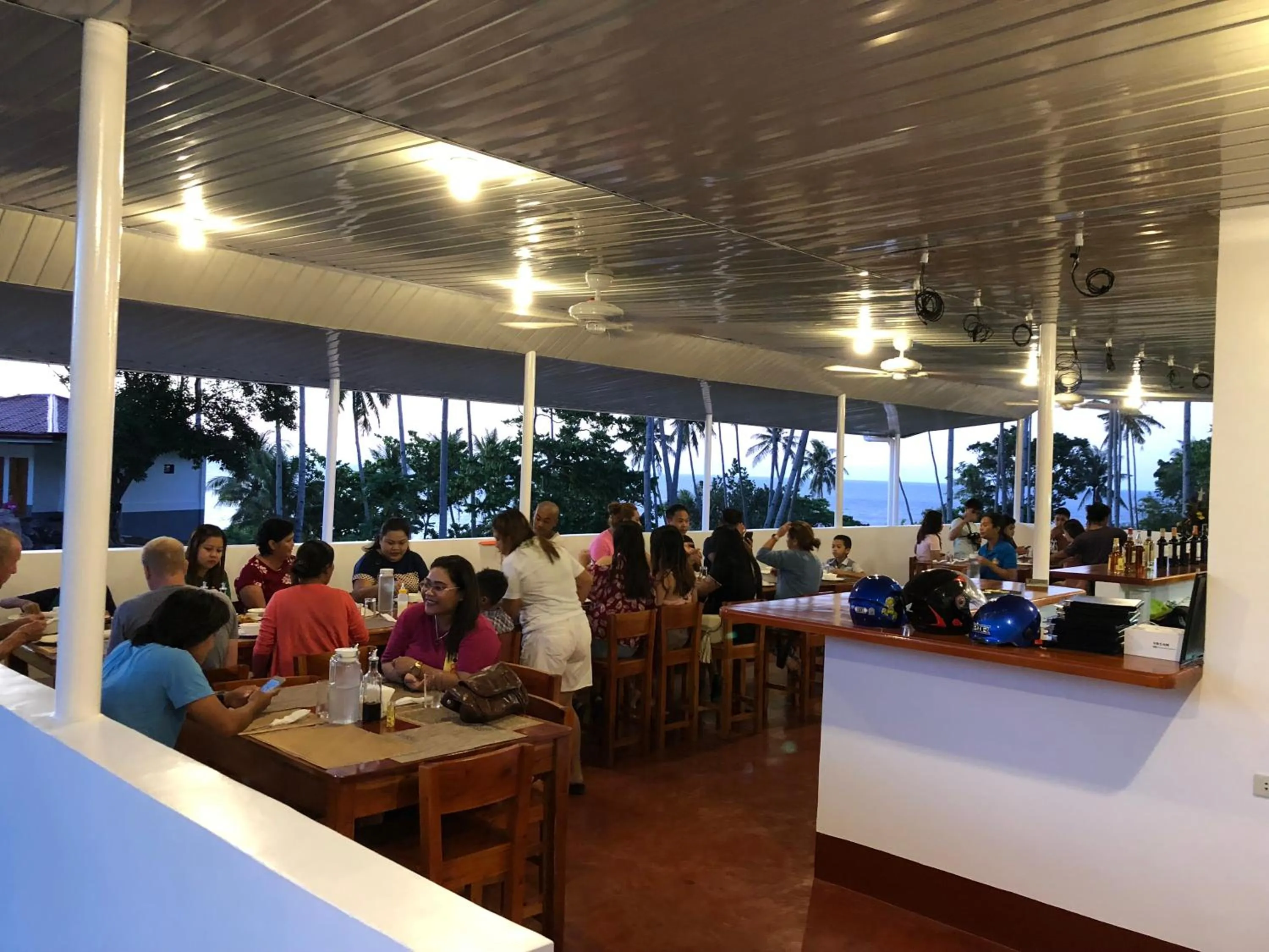 Restaurant/places to eat in Tongatok Cliff Resort