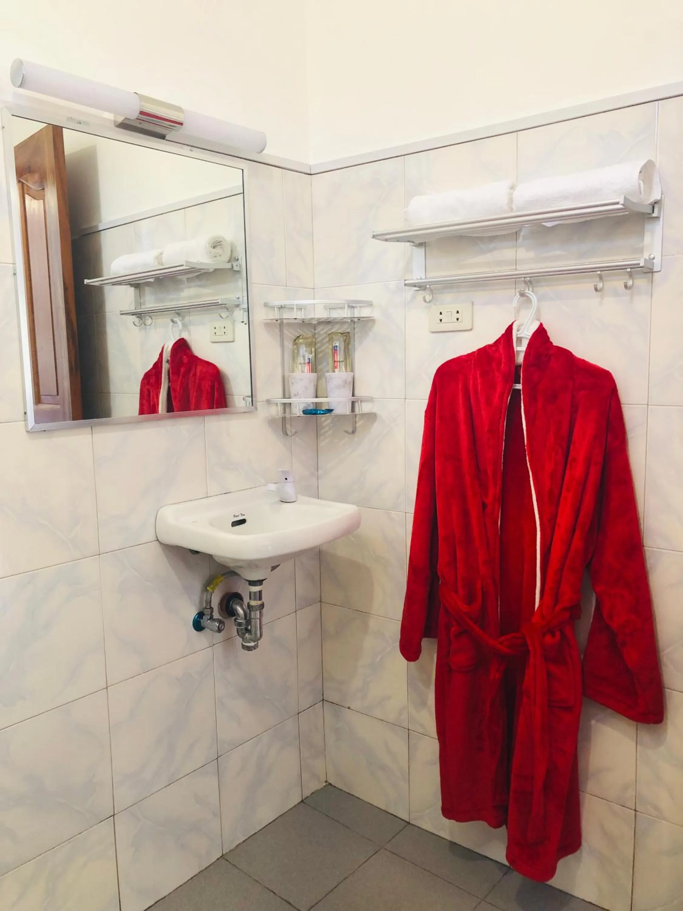 Bathroom in Tongatok Cliff Resort