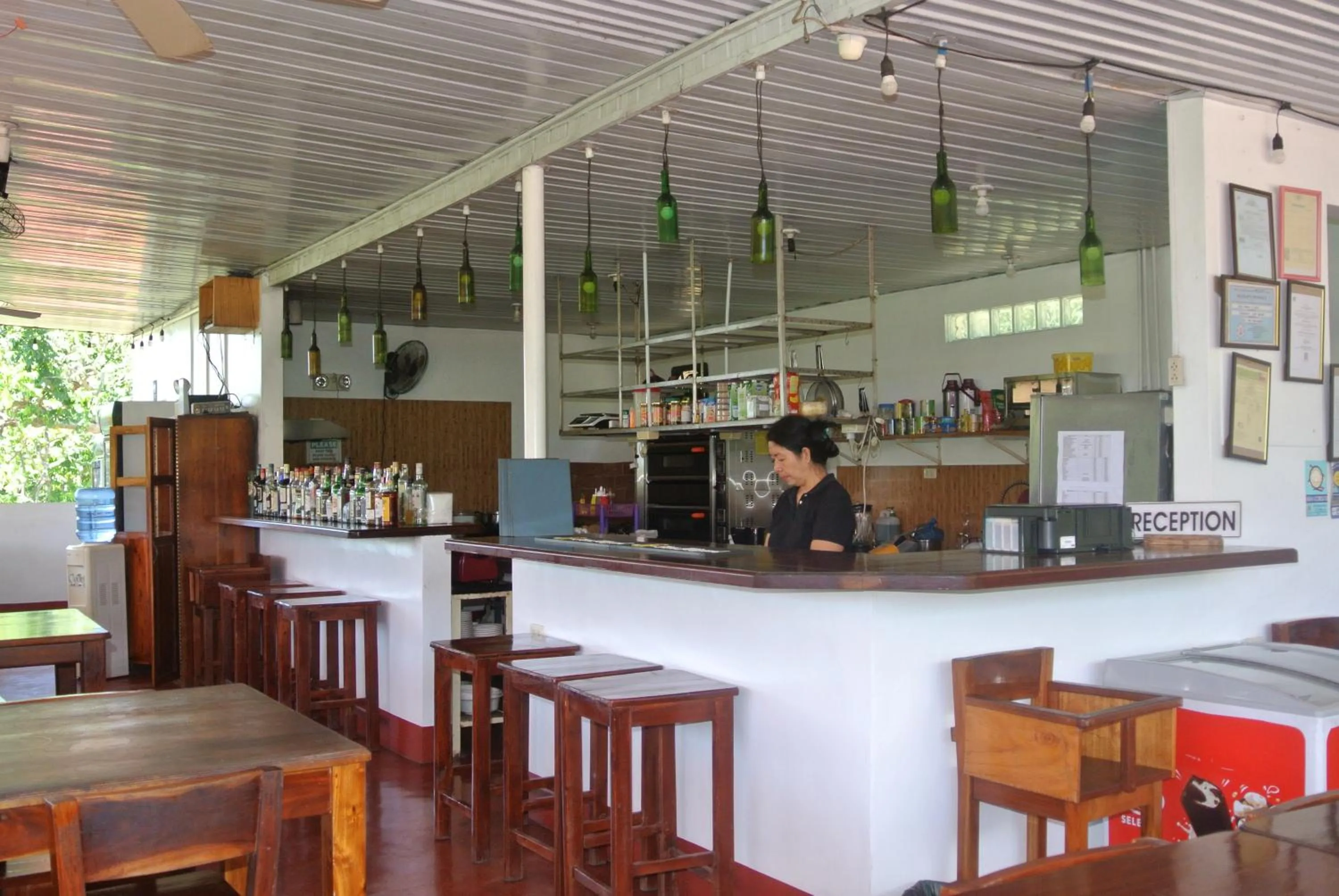 Restaurant/places to eat in Tongatok Cliff Resort