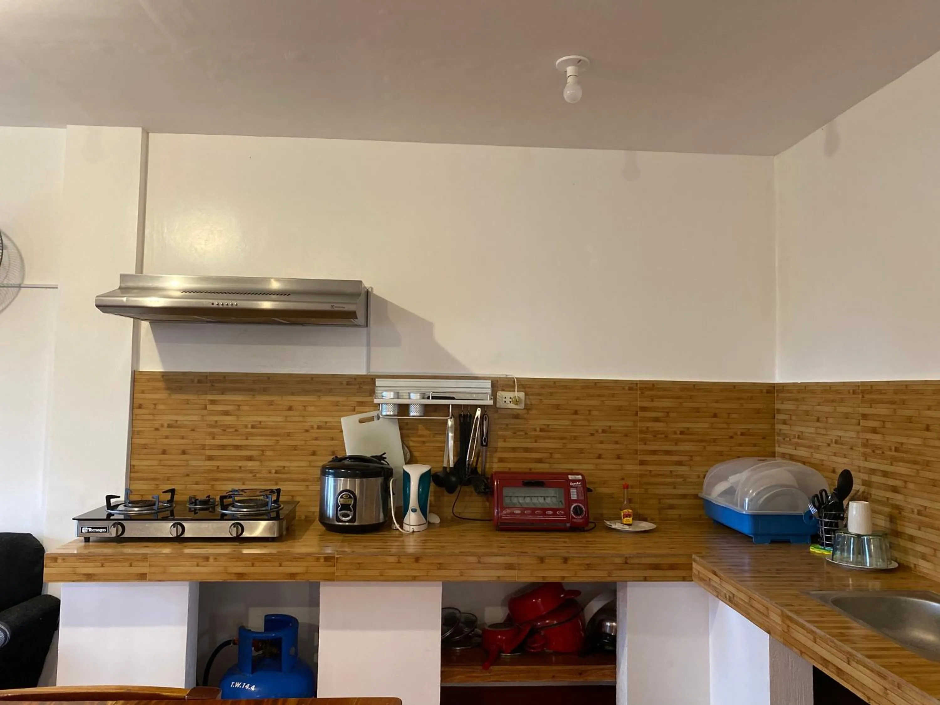 Kitchen or kitchenette in Tongatok Cliff Resort