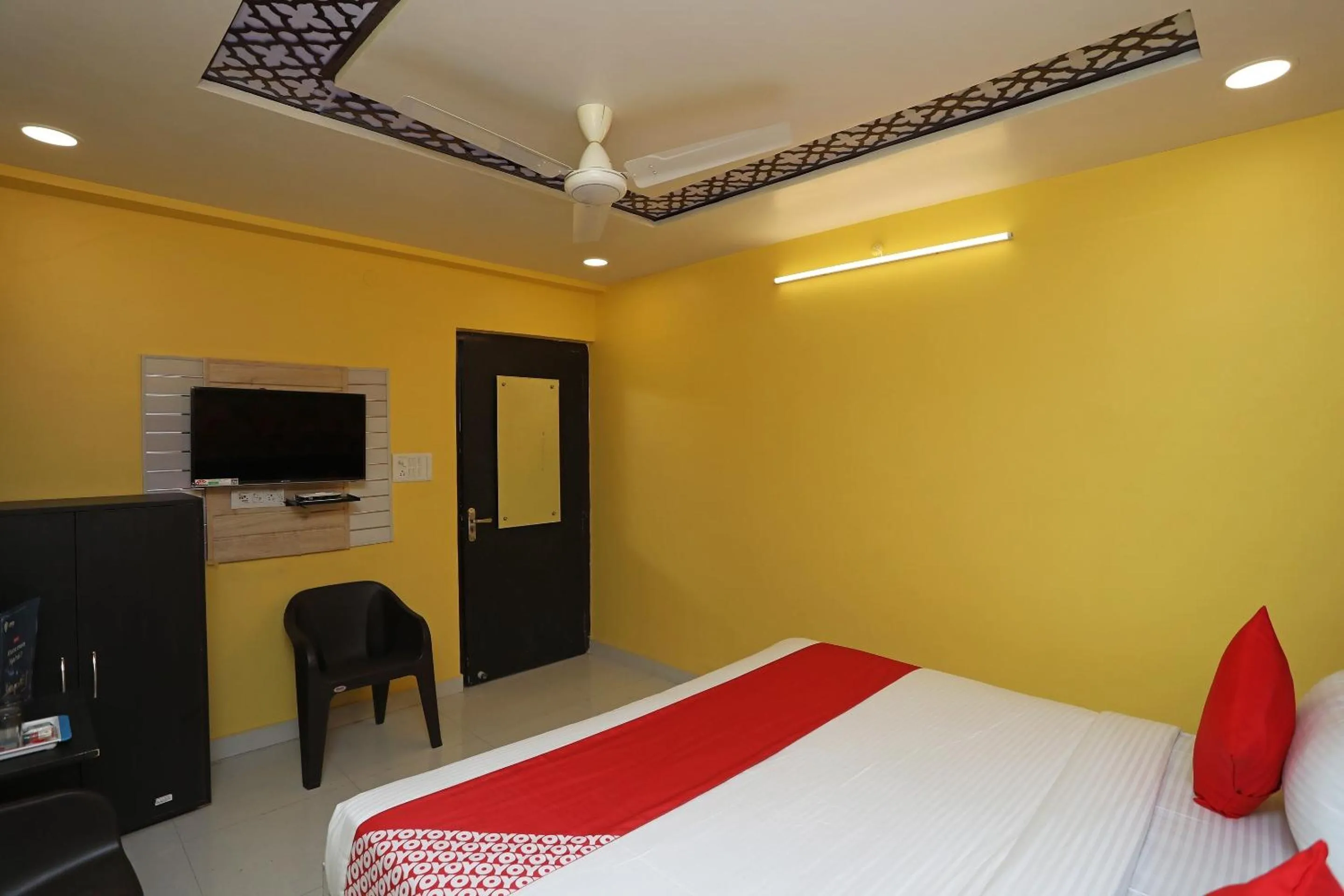 Bedroom in Super Hotel O Richa Grand