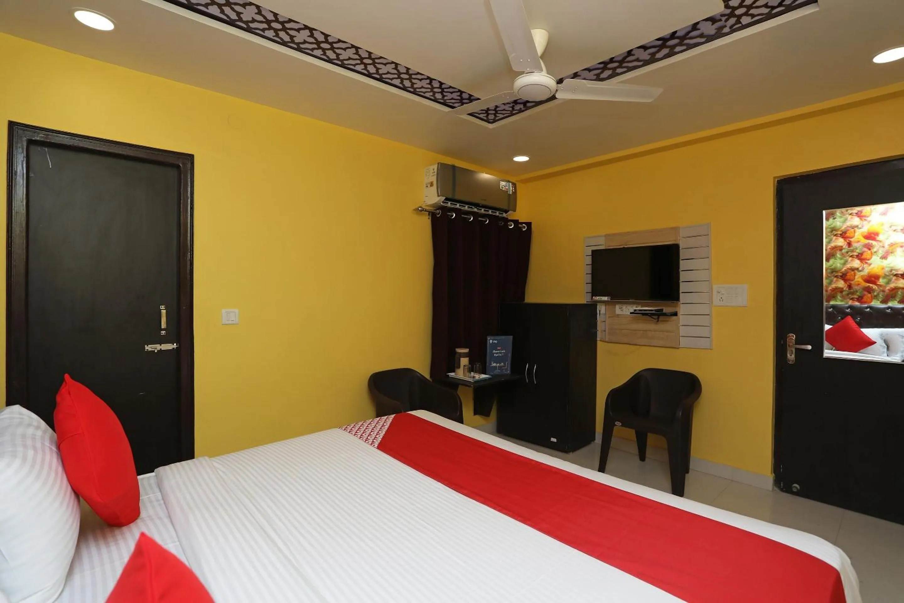 Bedroom in Super Hotel O Richa Grand