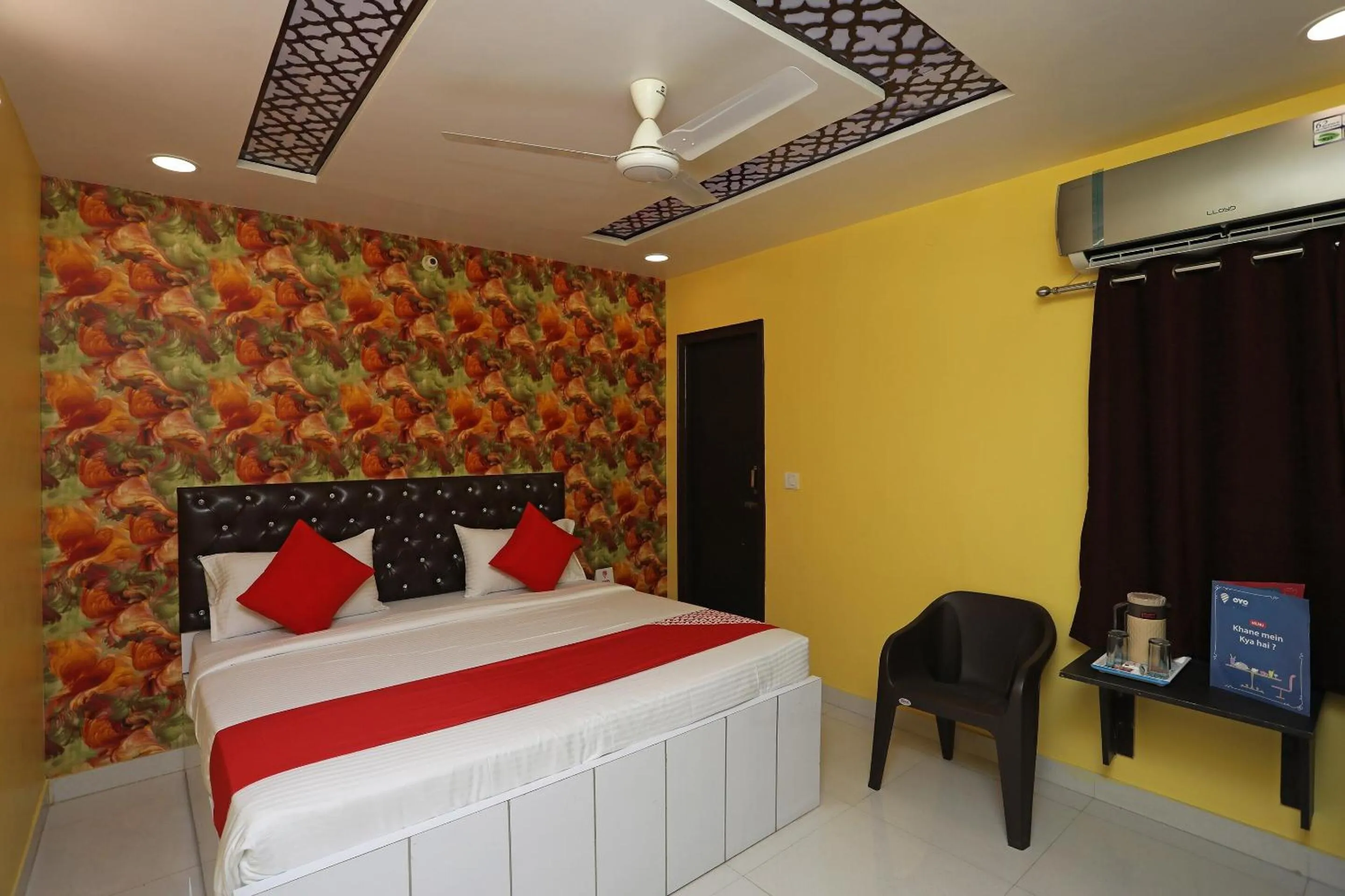 Bedroom in Super Hotel O Richa Grand