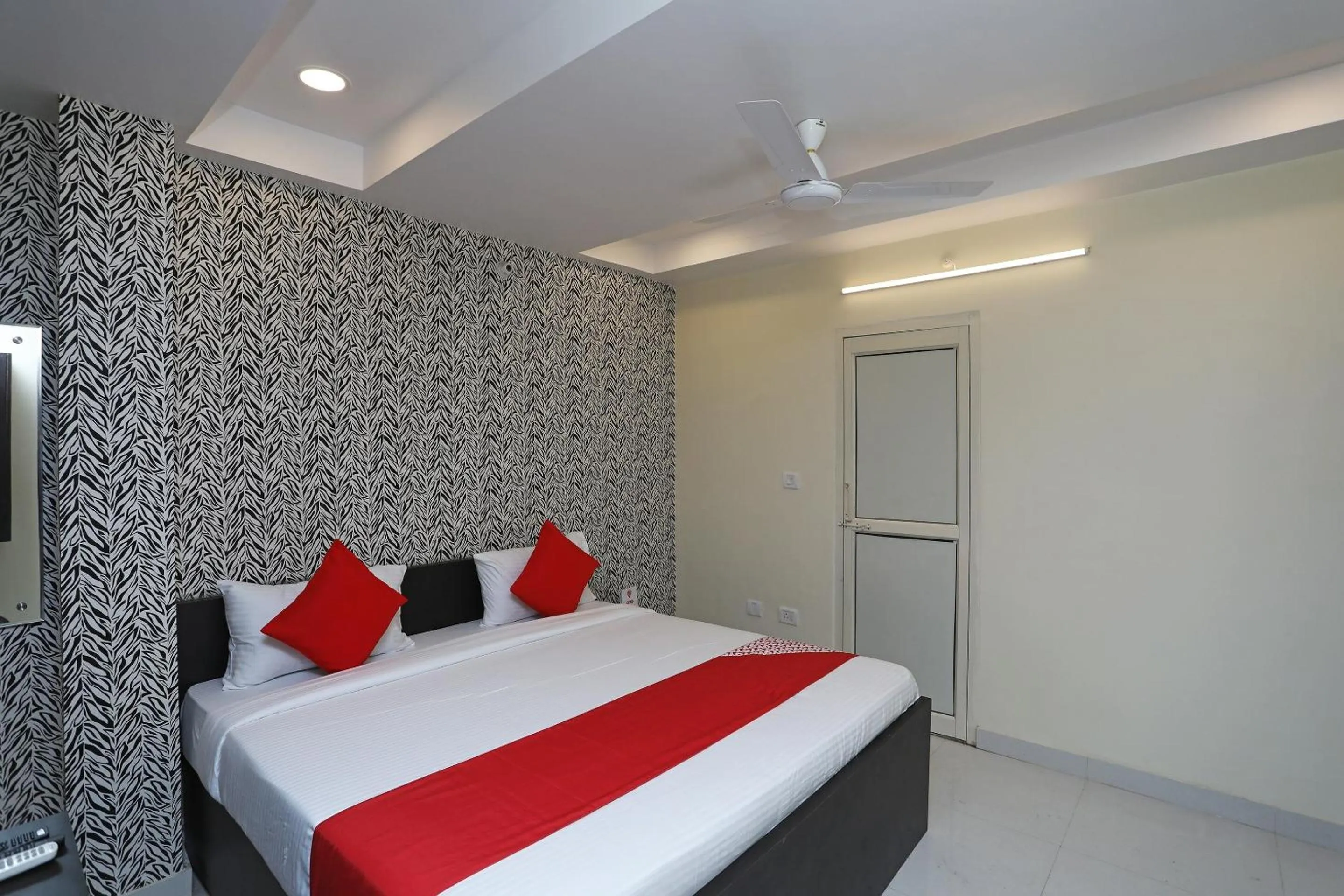 Bedroom in Super Hotel O Richa Grand