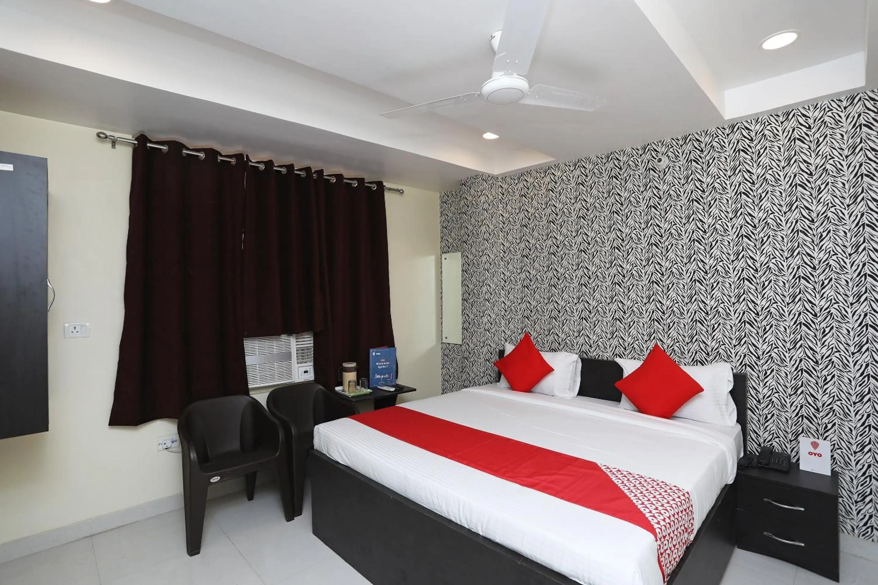 Bedroom in Super Hotel O Richa Grand