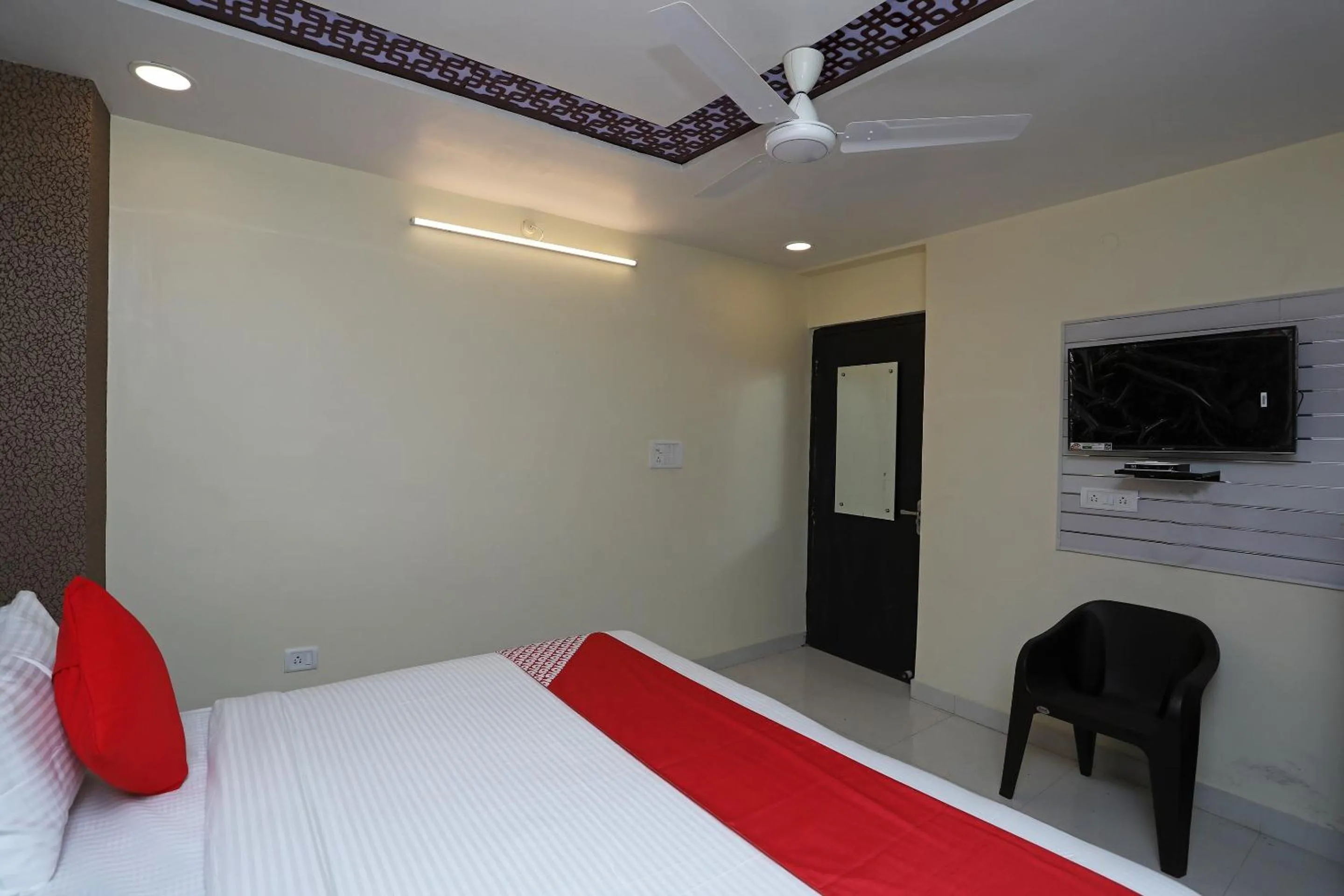 Bedroom in Super Hotel O Richa Grand