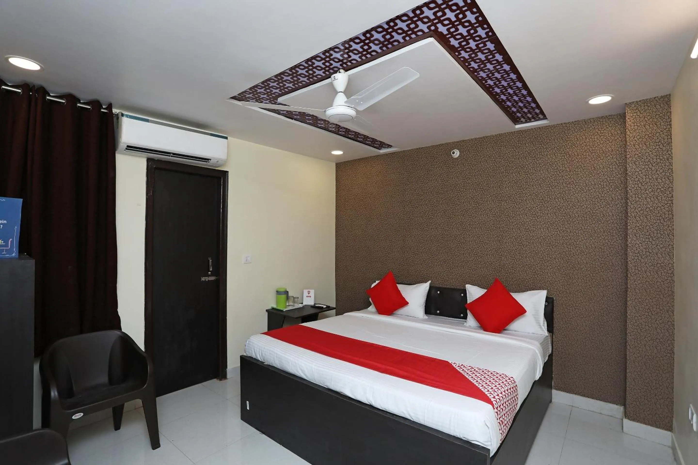 Bedroom in Super Hotel O Richa Grand