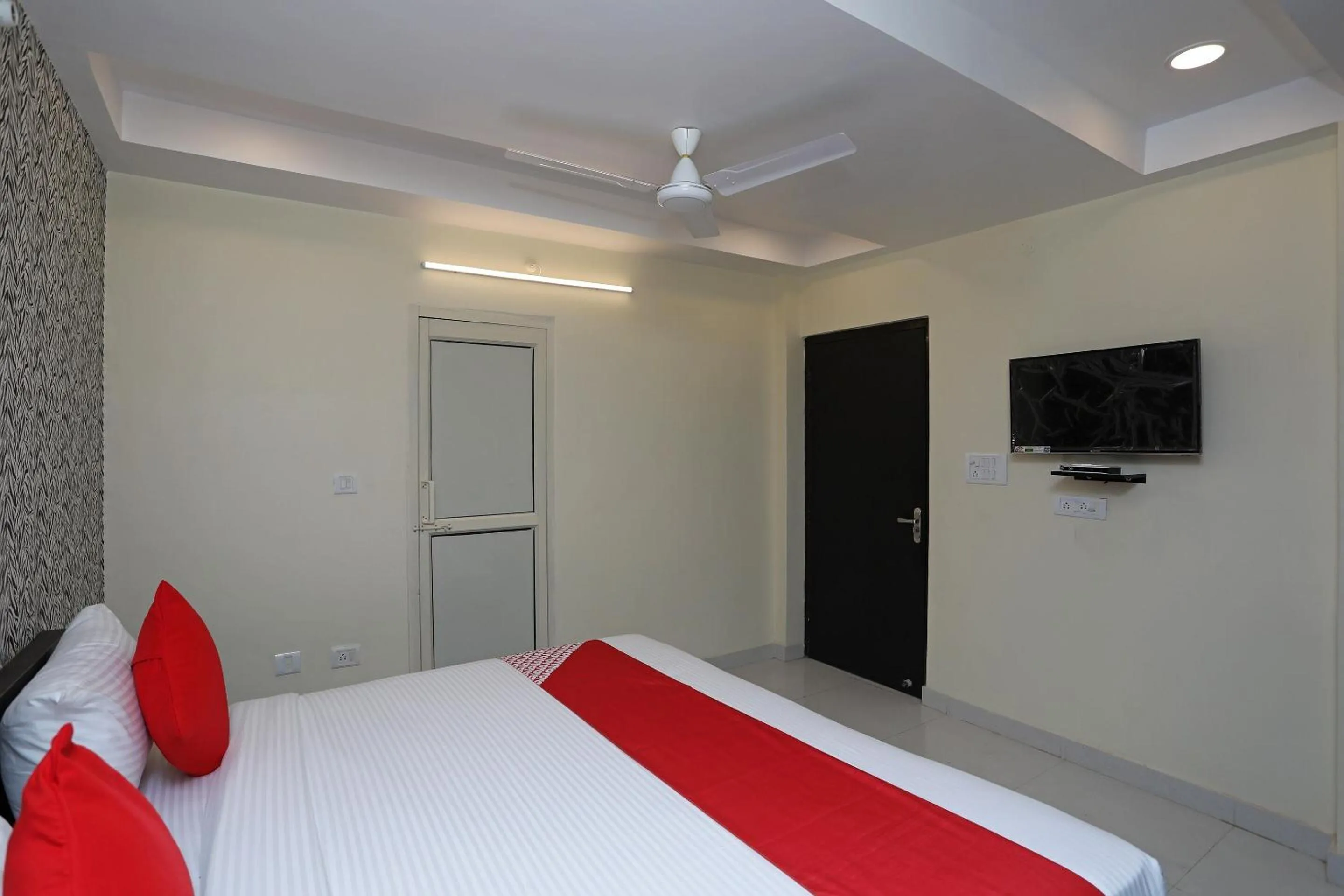 Bedroom in Super Hotel O Richa Grand