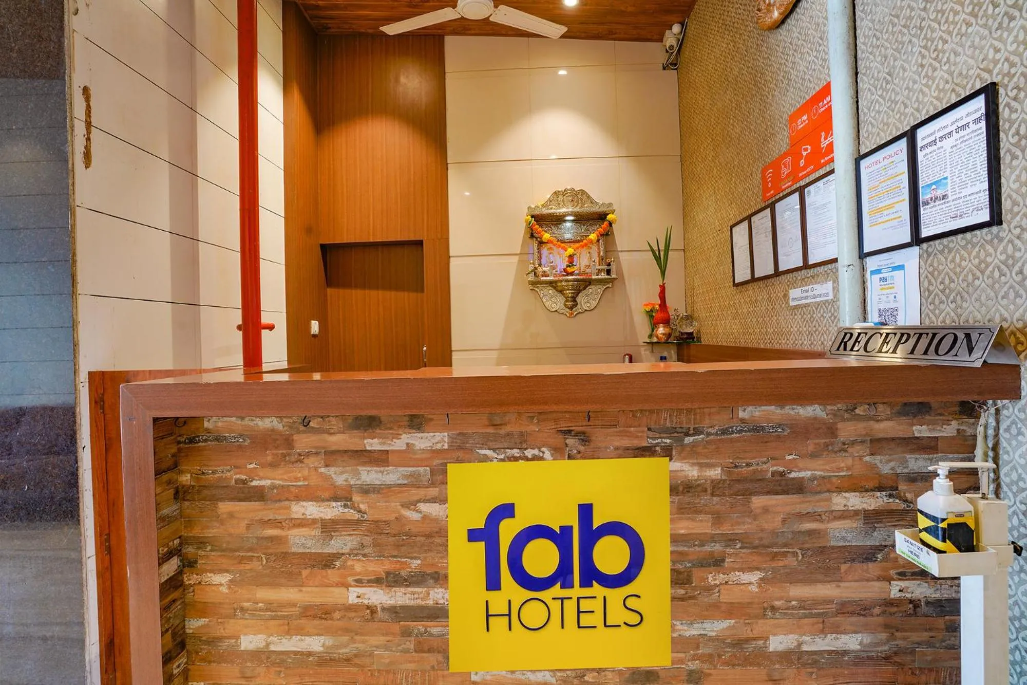 Lobby or reception in FabHotel Starwood Residency - 100M From Dr DY Patil Stadium