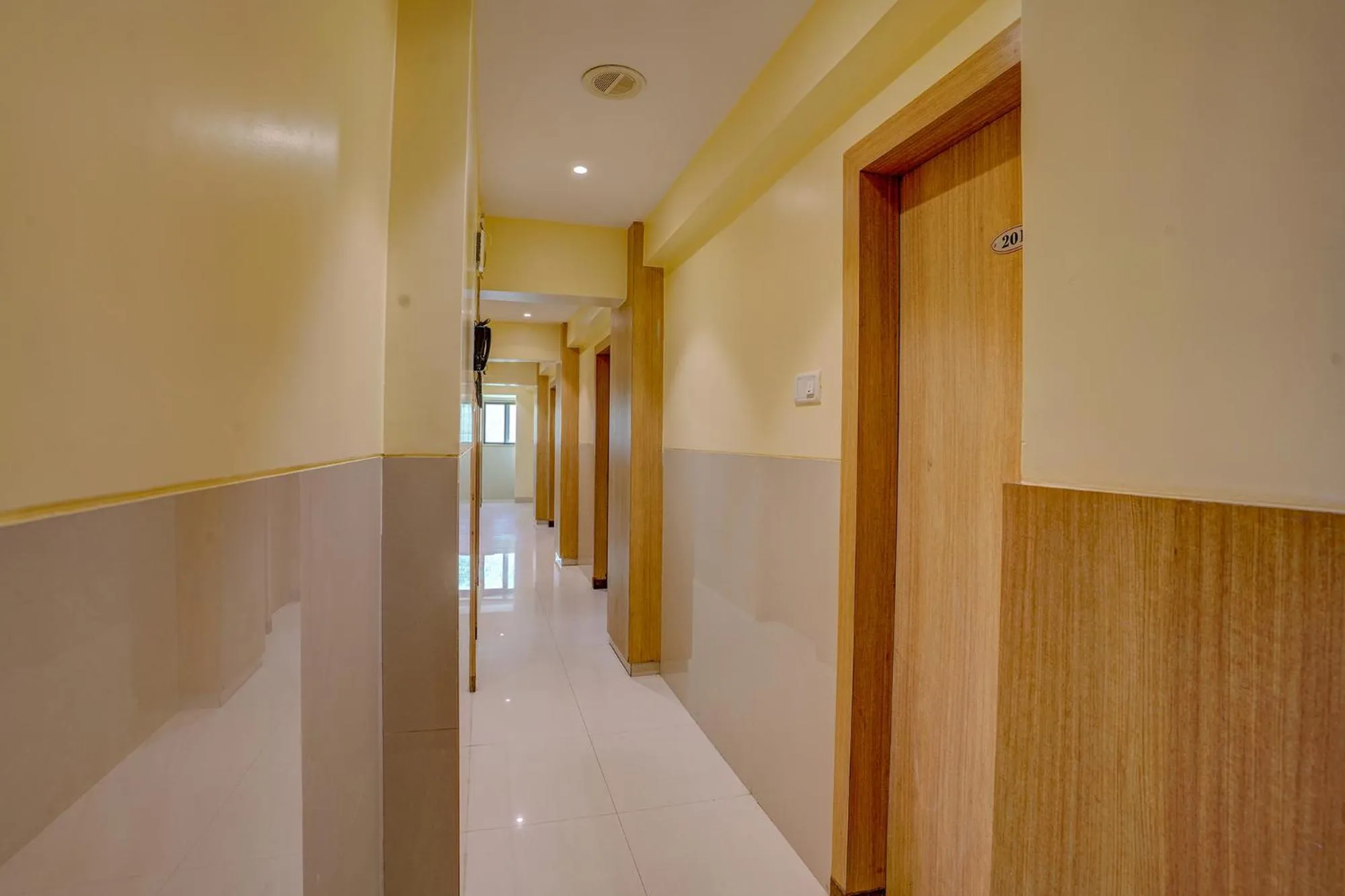 Lobby or reception in FabHotel Starwood Residency - 100M From Dr DY Patil Stadium