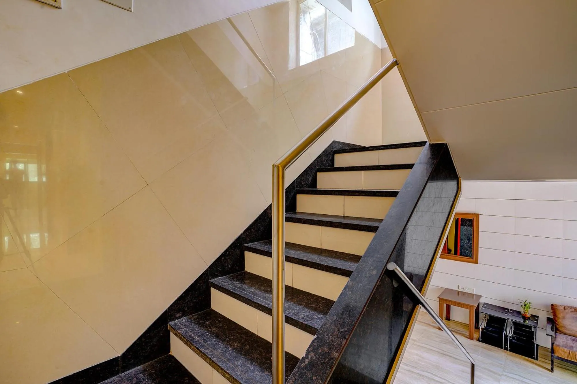 Lobby or reception in FabHotel Starwood Residency - 100M From Dr DY Patil Stadium