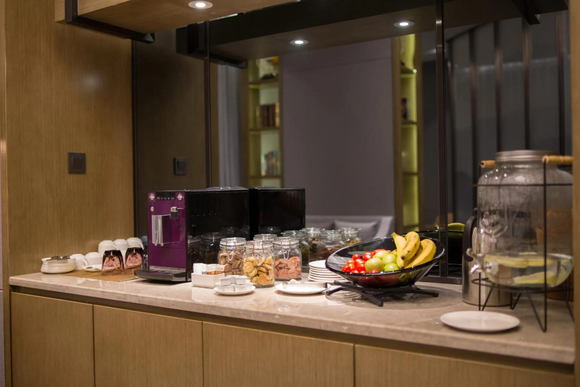 Food and drinks in Zenith Hotel-Near Train Station & The Mixc