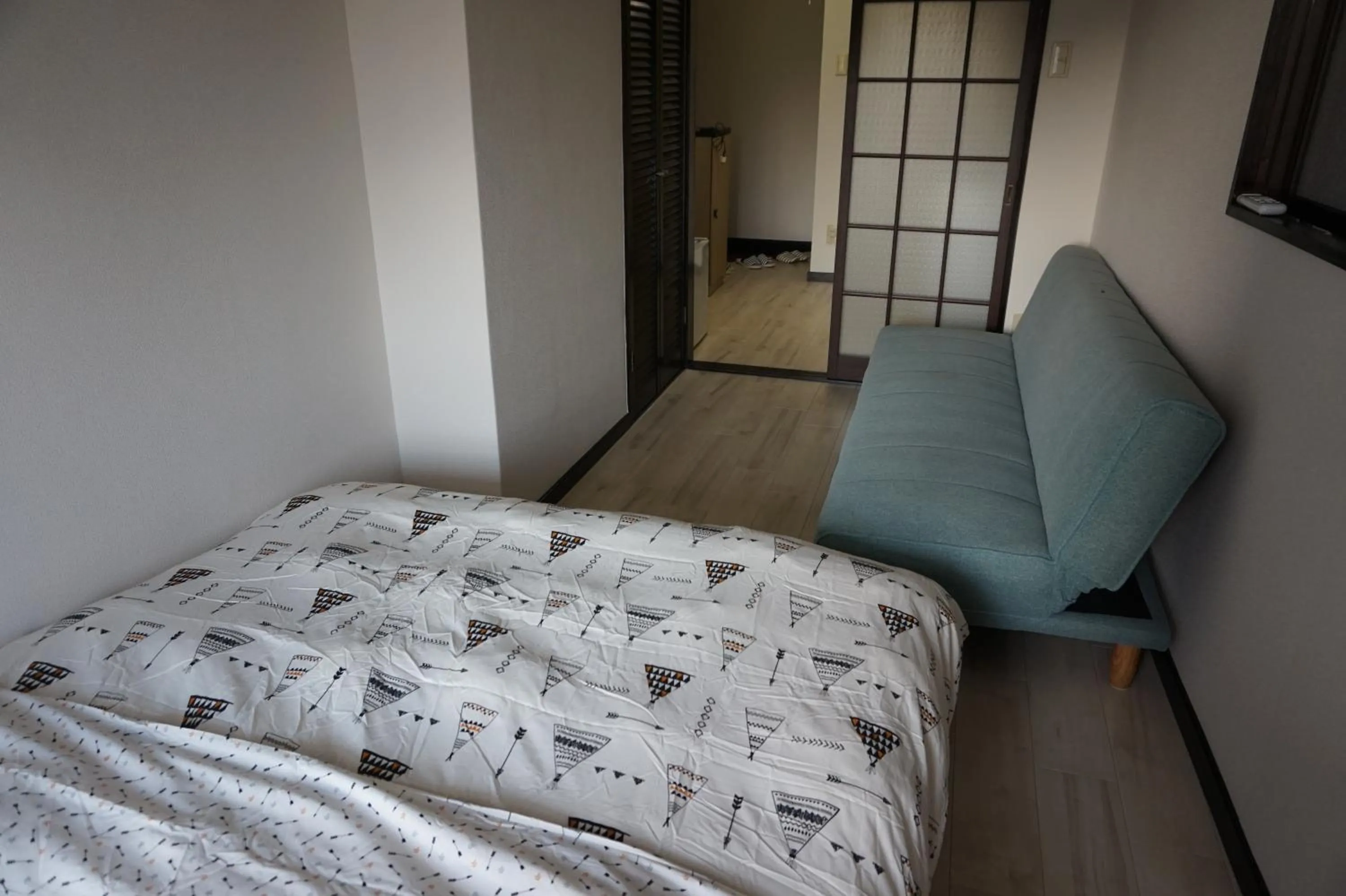 Photo of the whole room, Bed in CUBIC.30