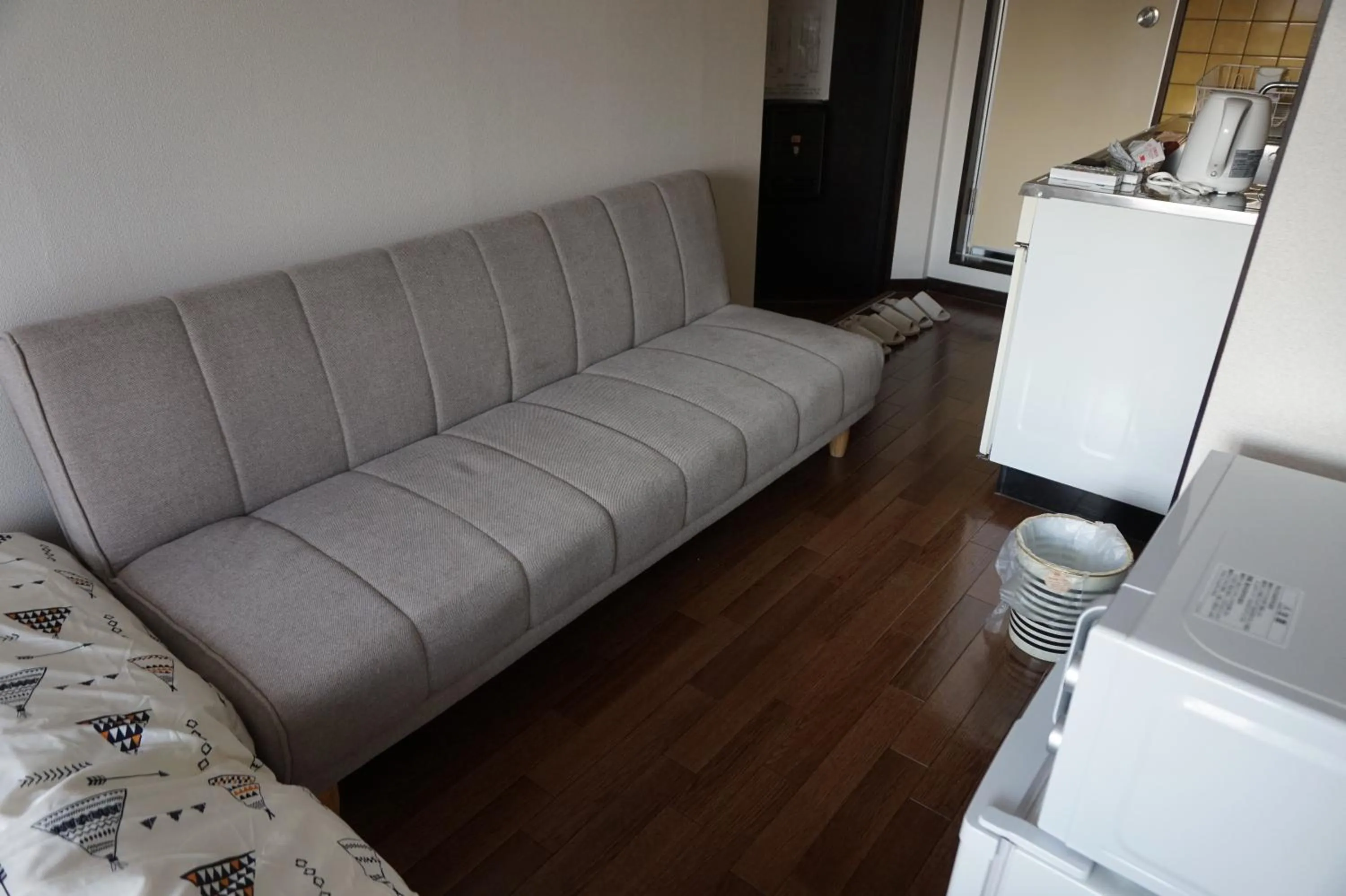 Photo of the whole room in CUBIC.30