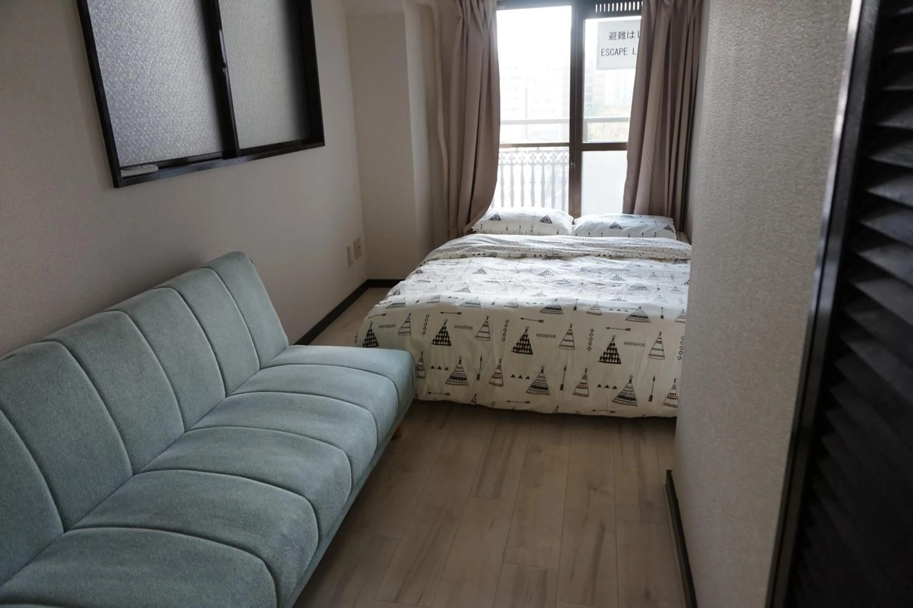 Photo of the whole room, Bed in CUBIC.30