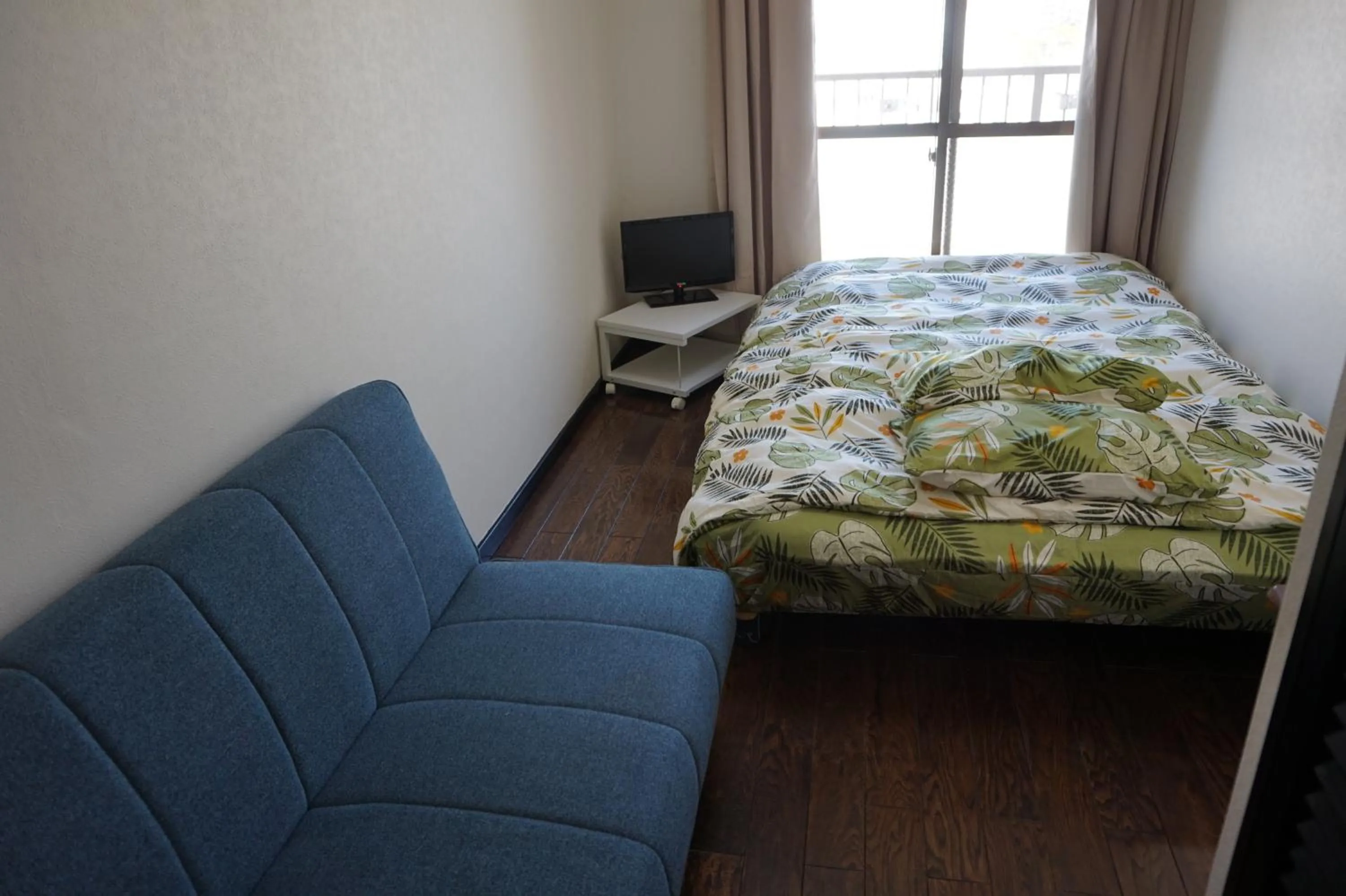 Photo of the whole room, Bed in CUBIC.30