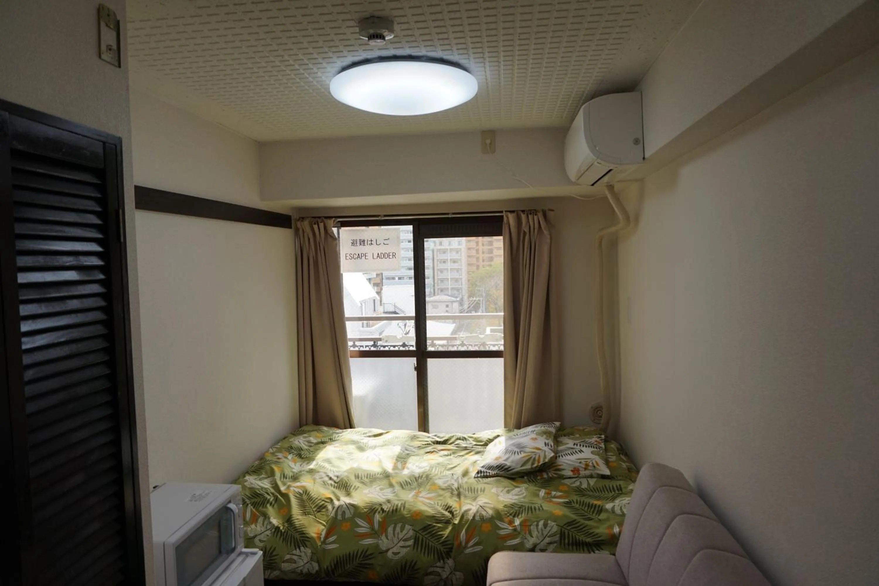 Photo of the whole room, Bed in CUBIC.30