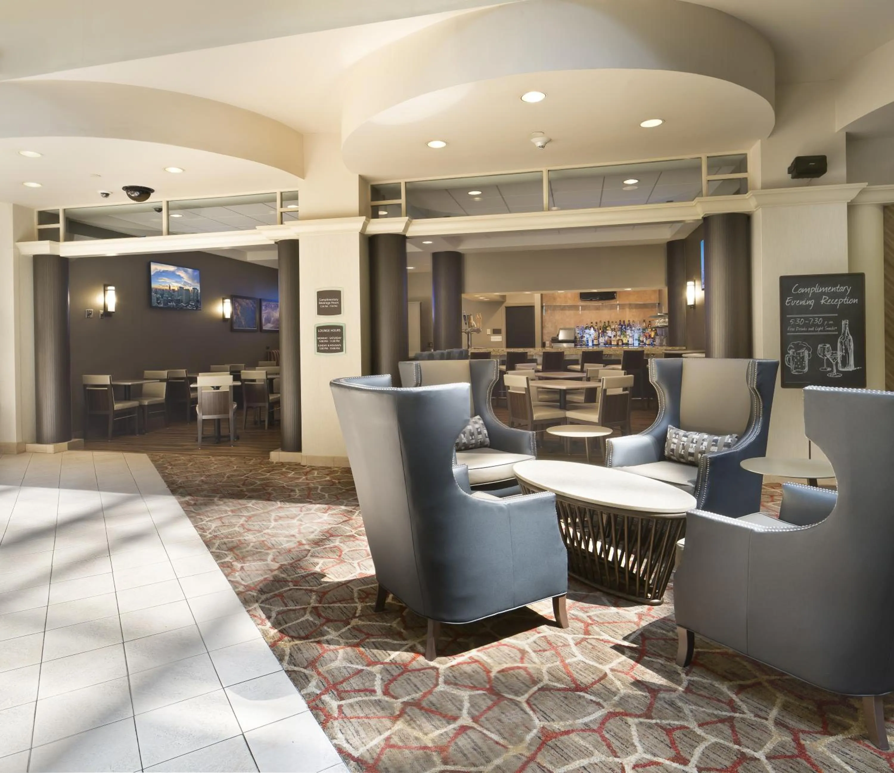 Lounge or bar, Restaurant/Places to Eat in Embassy Suites Secaucus - Meadowlands