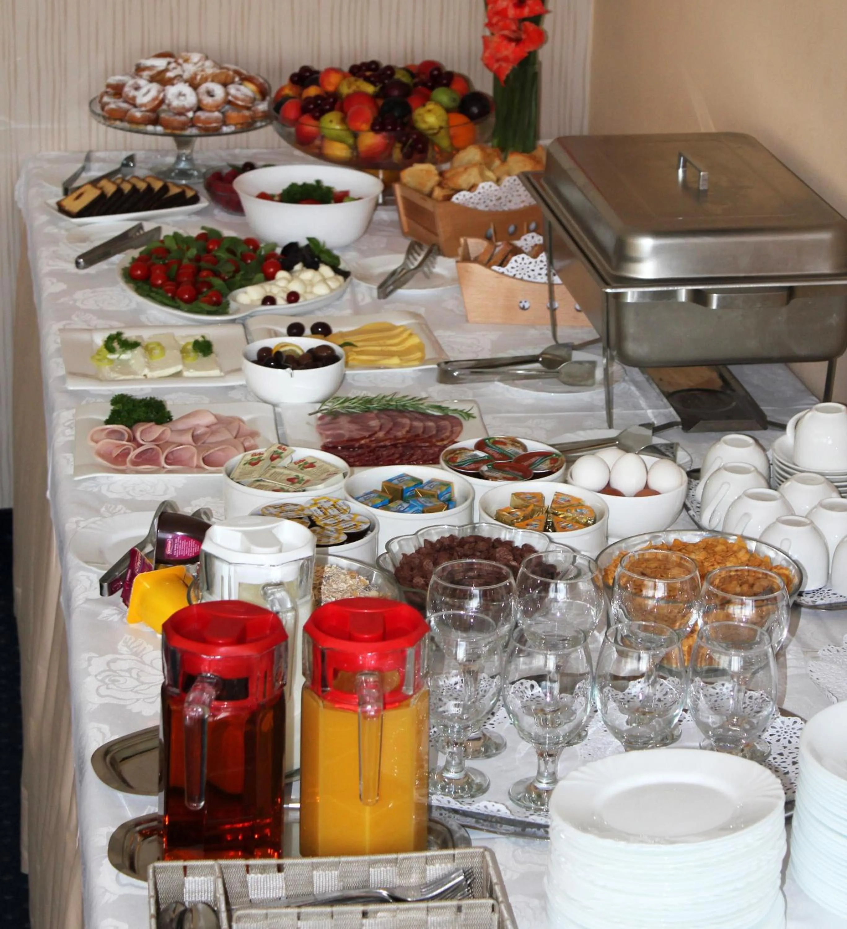 Restaurant/places to eat in Hotel Centar