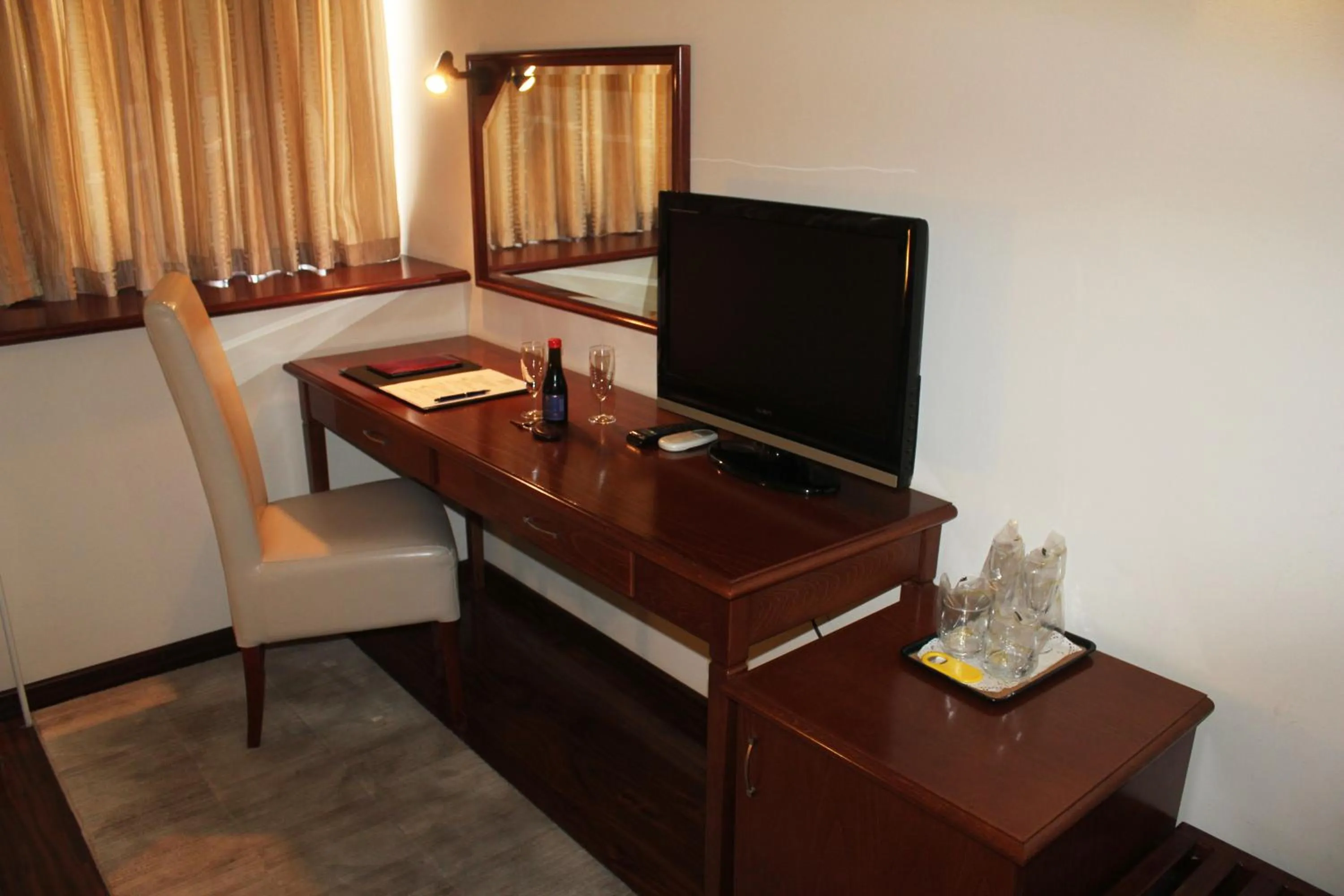 TV and multimedia, Bed in Hotel Centar