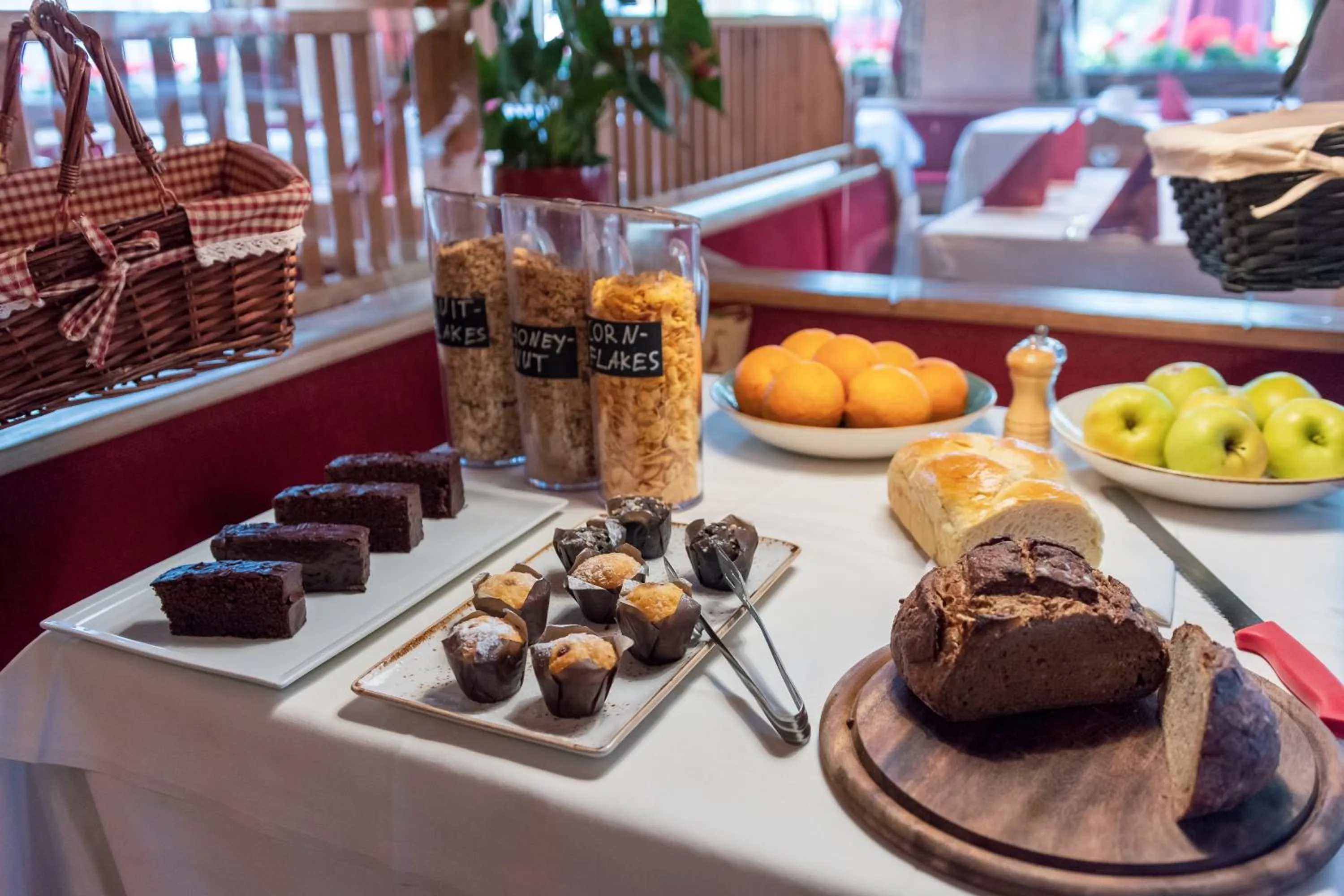 Continental breakfast in La Tambra - Residence - Central with Restaurant