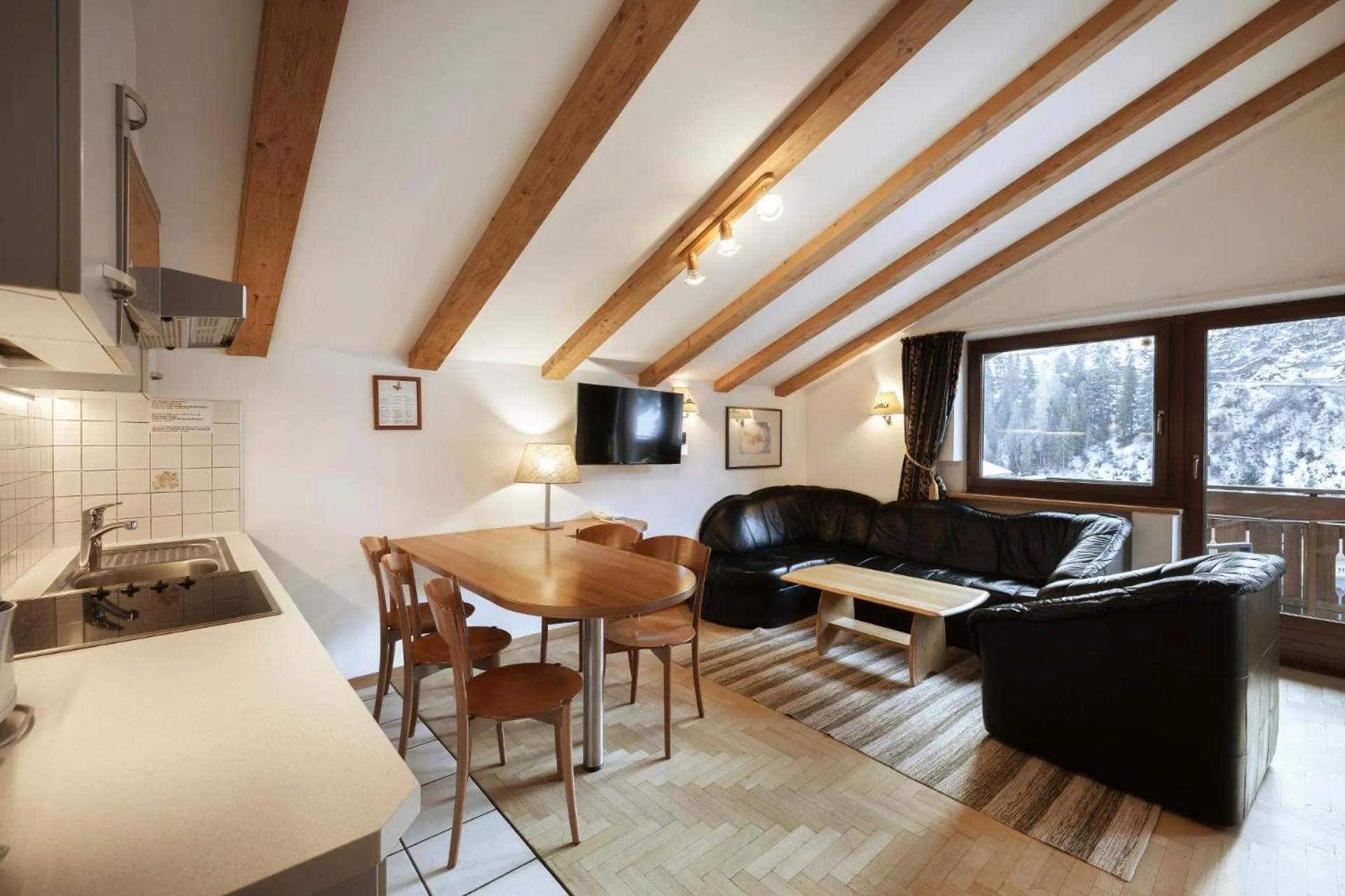 La Tambra - Residence - Central with Restaurant