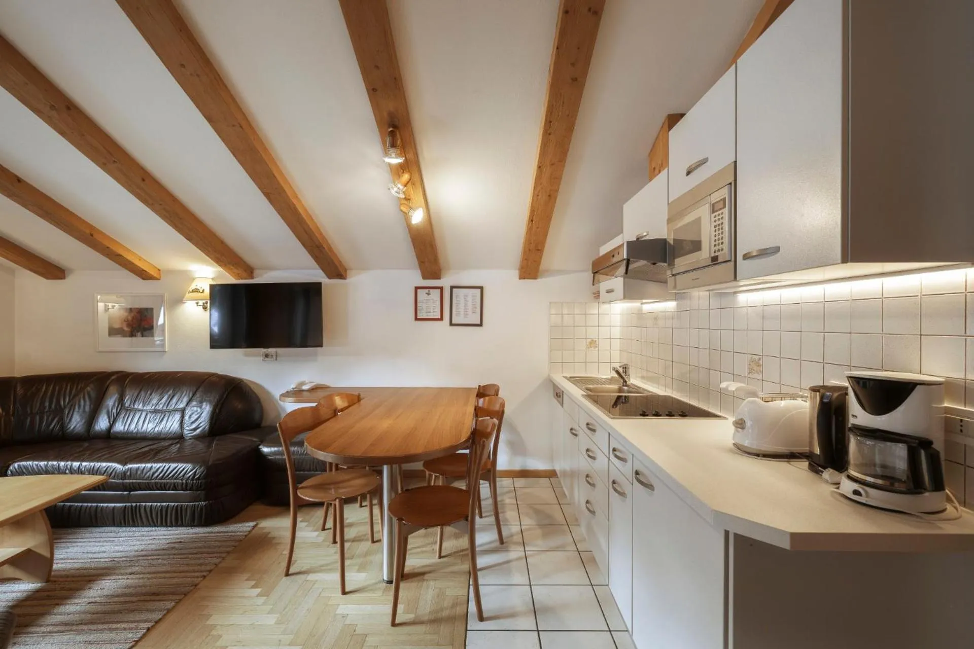 La Tambra - Residence - Central with Restaurant