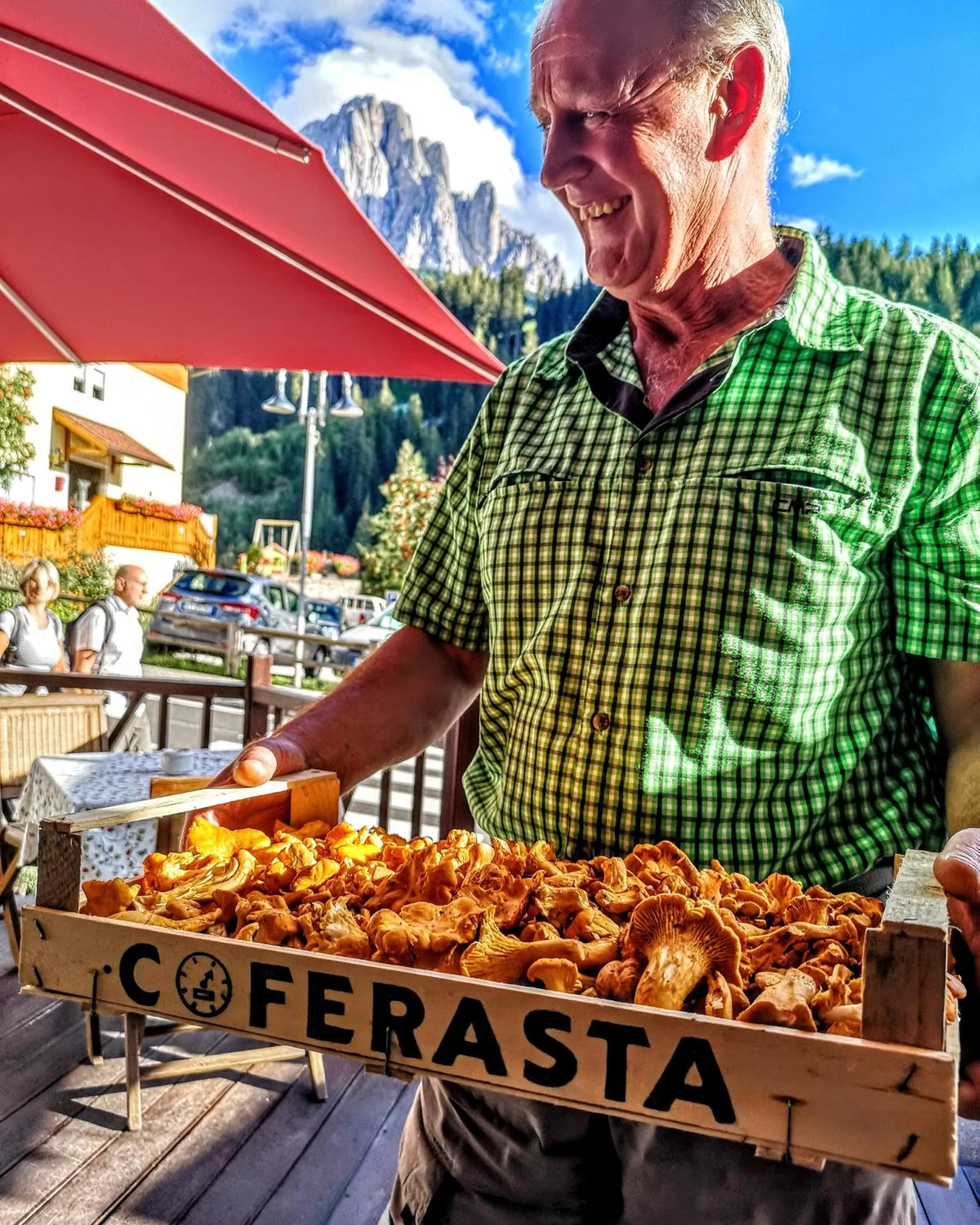 Food and drinks in La Tambra - Residence - Central with Restaurant