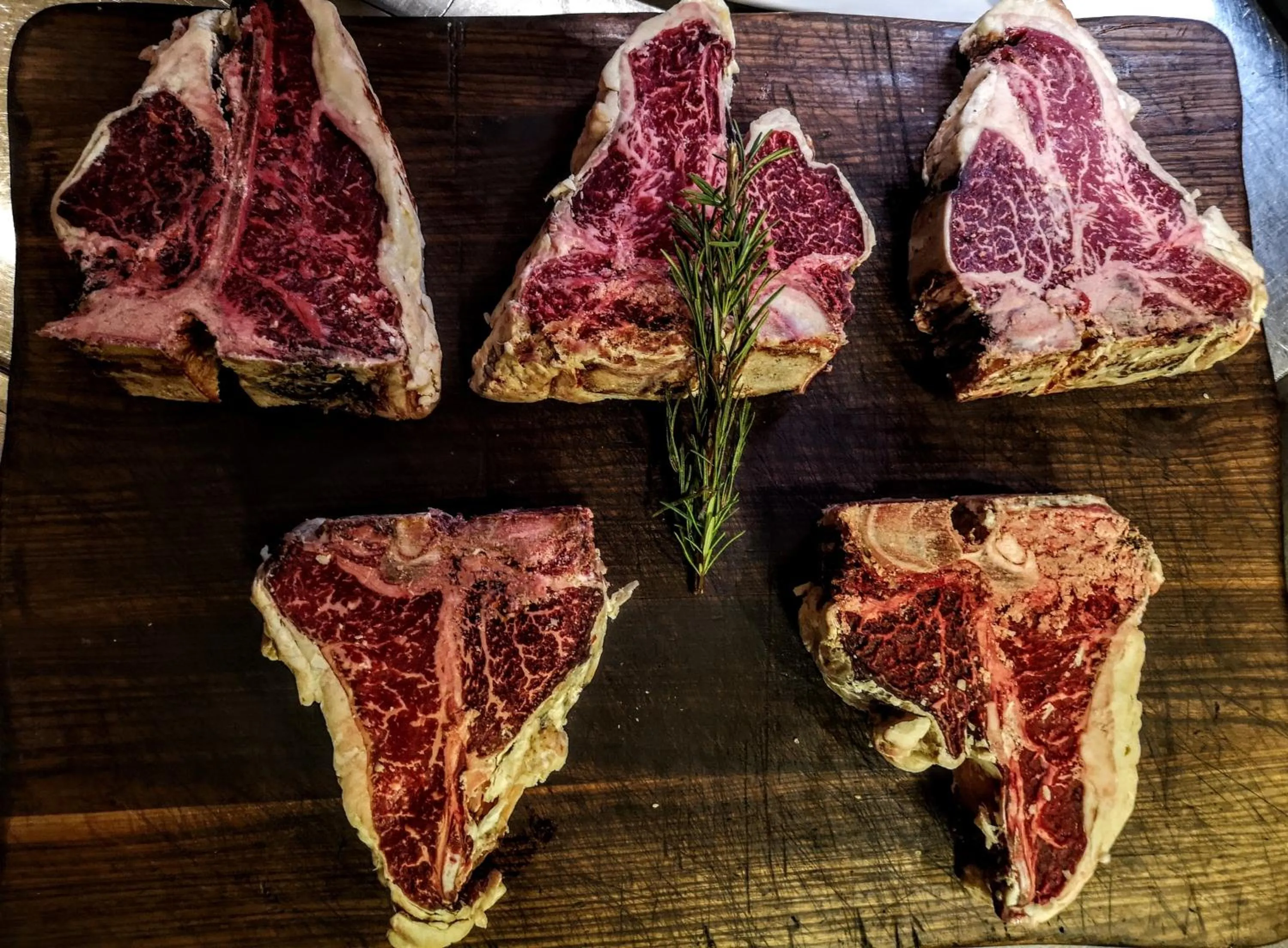 Food and drinks in La Tambra - Residence - Central with Restaurant